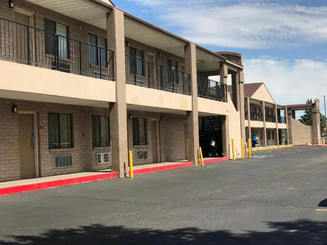 Days Inn & Suites by Wyndham Albuquerque West photo 17