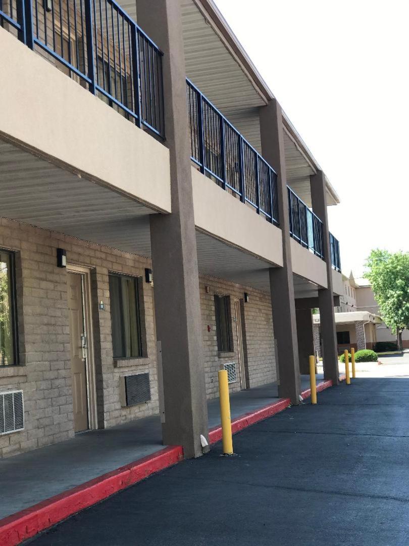 Days Inn & Suites by Wyndham Albuquerque West photo 25