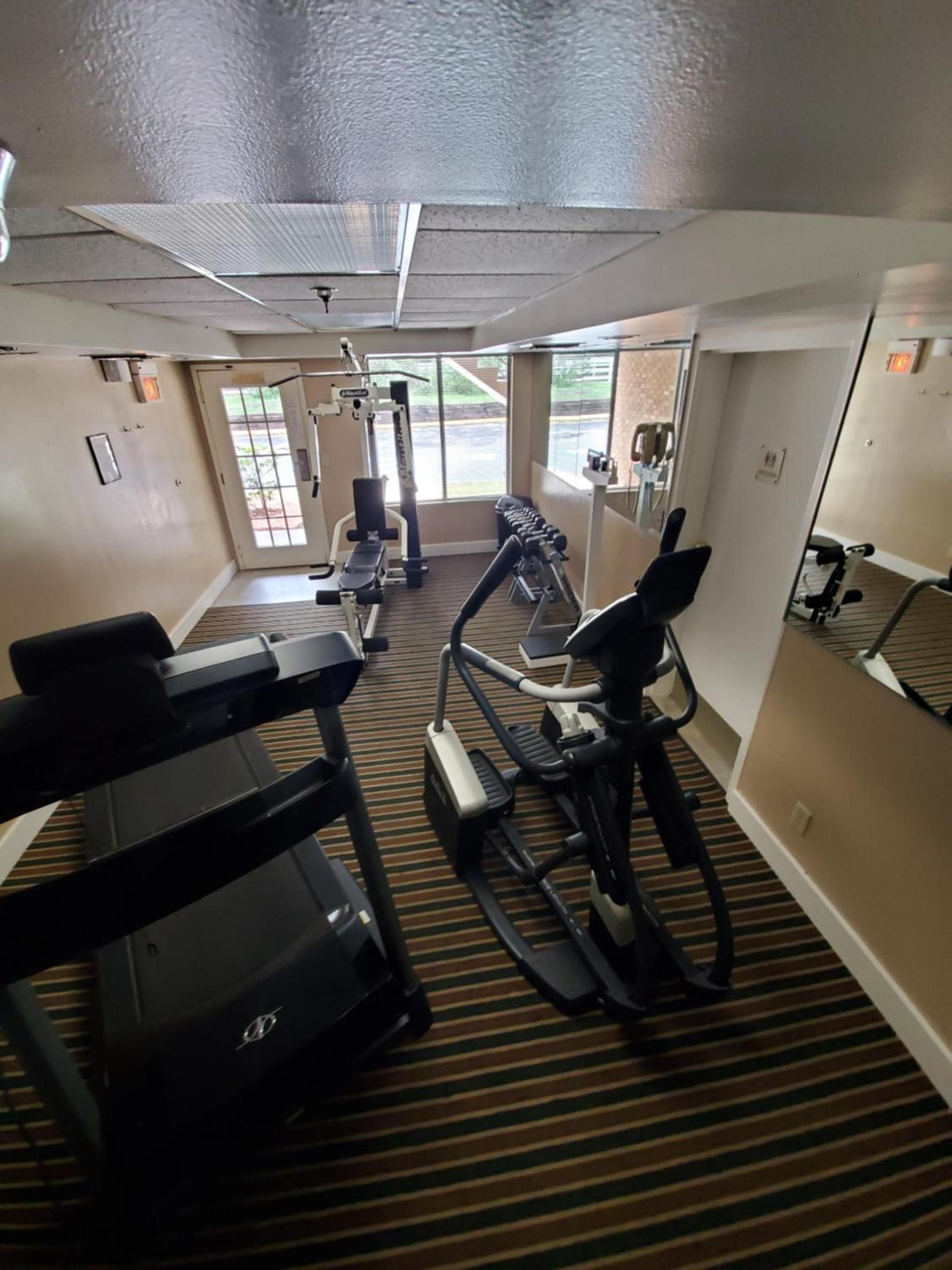 Ramada by Wyndham Temple Terrace/Tampa North photo 63