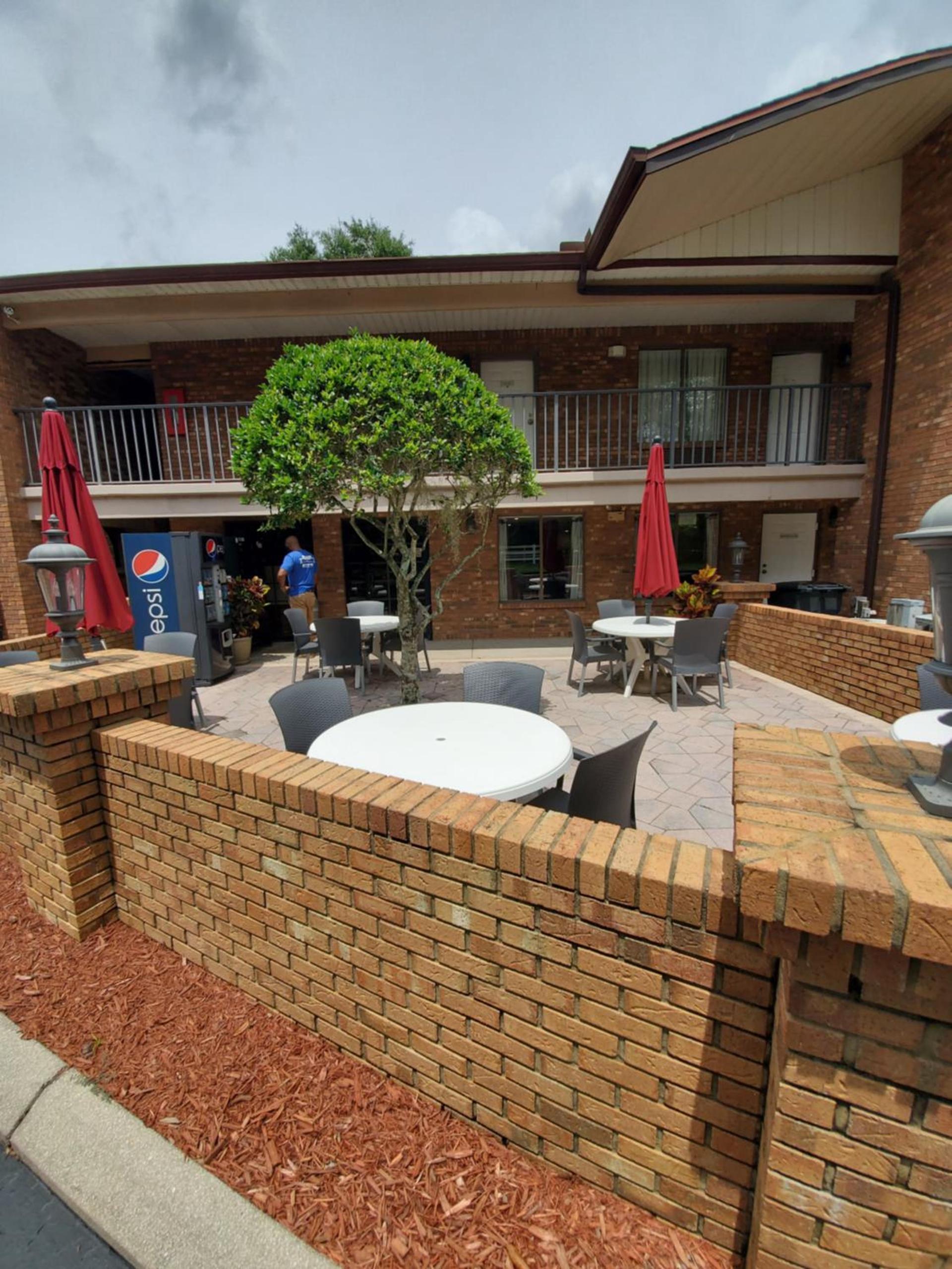 Ramada by Wyndham Temple Terrace/Tampa North photo 62