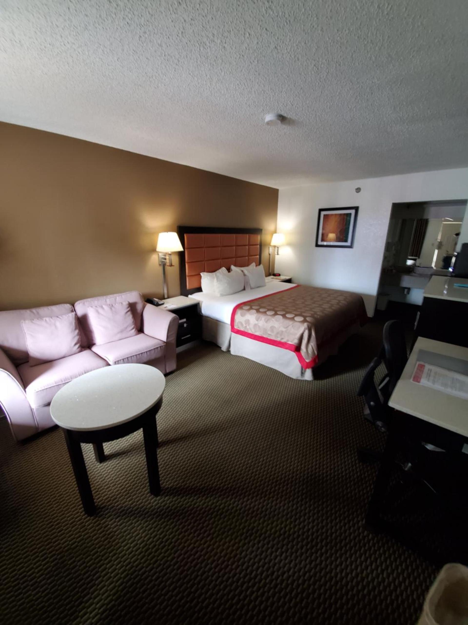 Ramada by Wyndham Temple Terrace/Tampa North photo 61