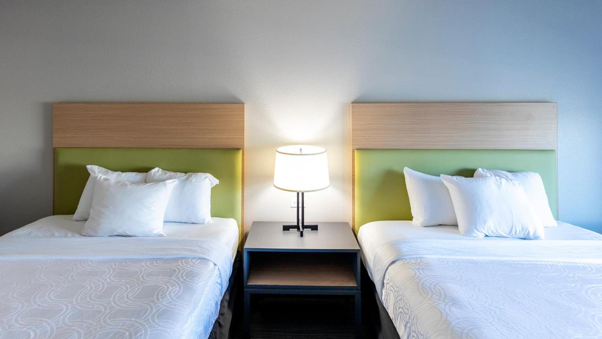 Country Inn & Suites by Radisson, Appleton Airport - Fox River Mall Area photo 23