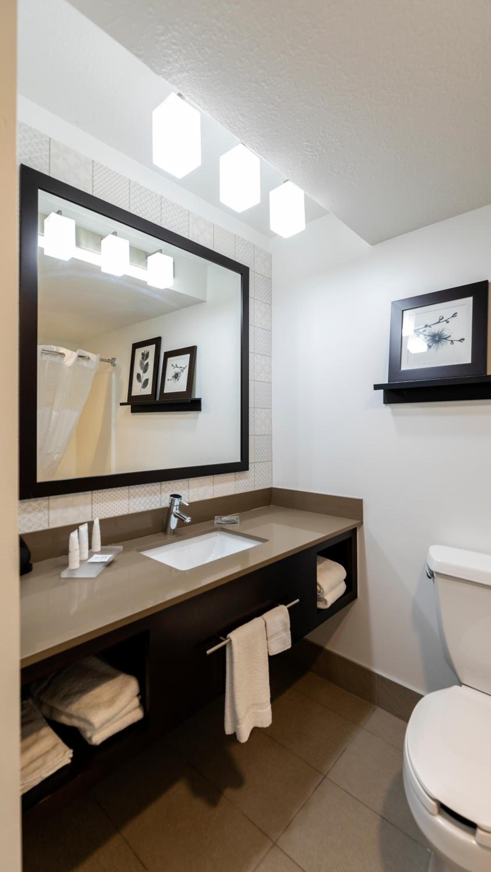 Country Inn & Suites by Radisson, Appleton Airport - Fox River Mall Area photo 19