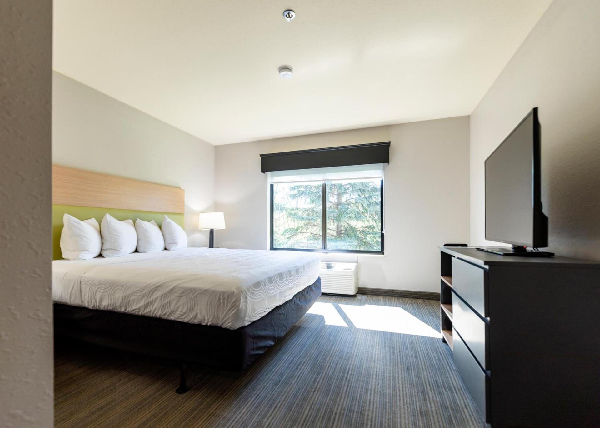 Country Inn & Suites by Radisson, Appleton Airport - Fox River Mall Area photo 21