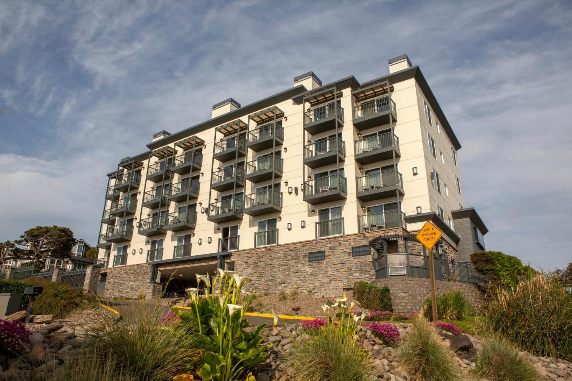 Shearwater Inn — hotel in Lincoln City