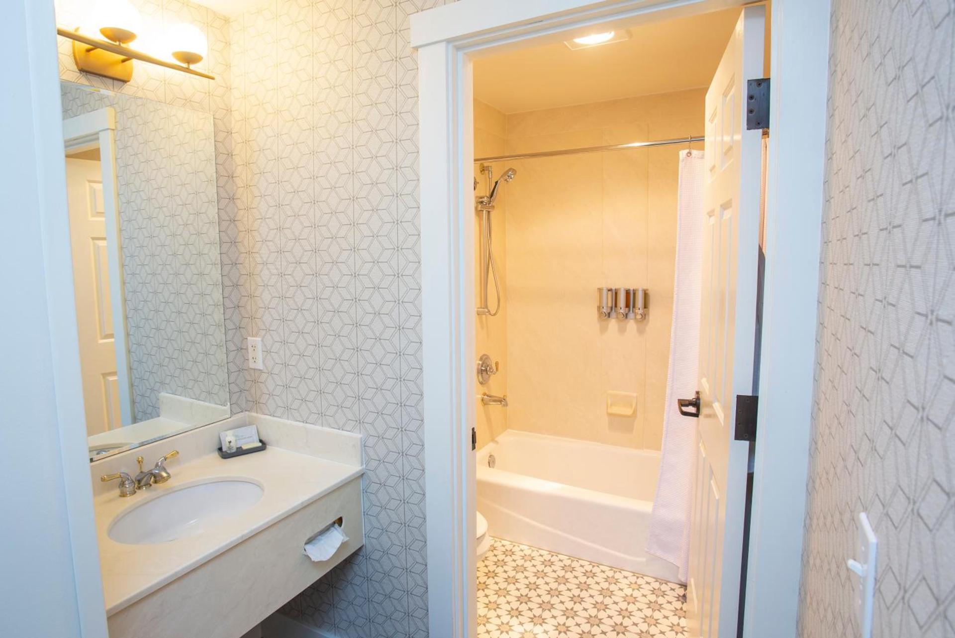 Shearwater Inn photo 23