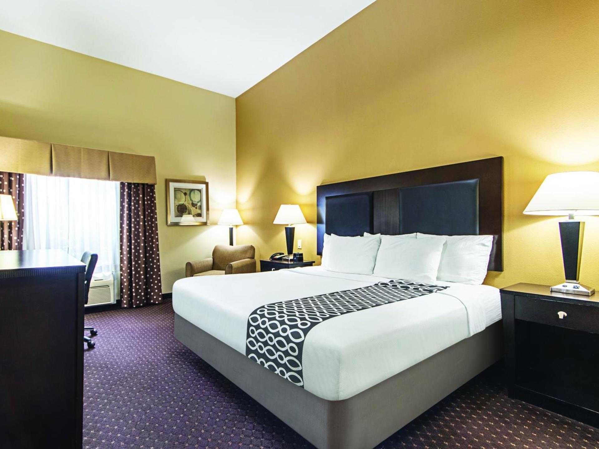 La Quinta by Wyndham Houston New Caney photo 14