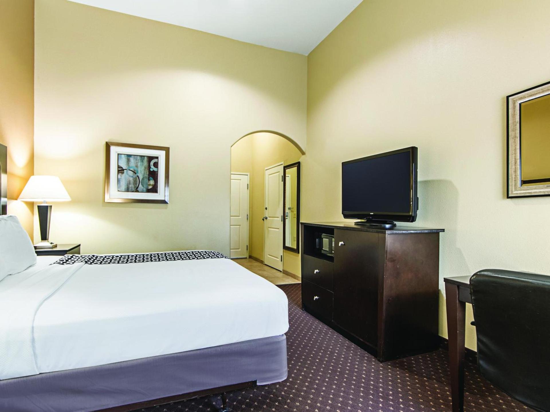 La Quinta by Wyndham Houston New Caney photo 21