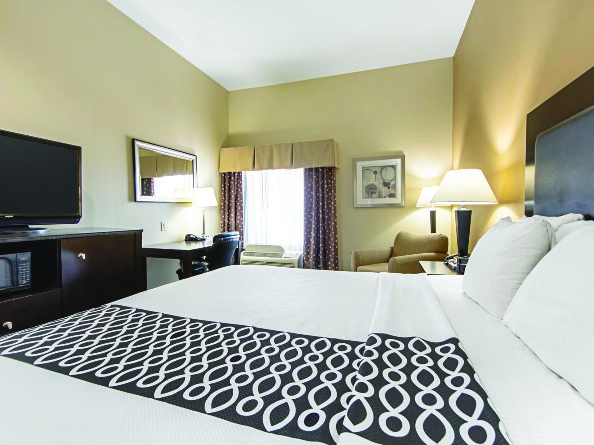 La Quinta by Wyndham Houston New Caney photo 20
