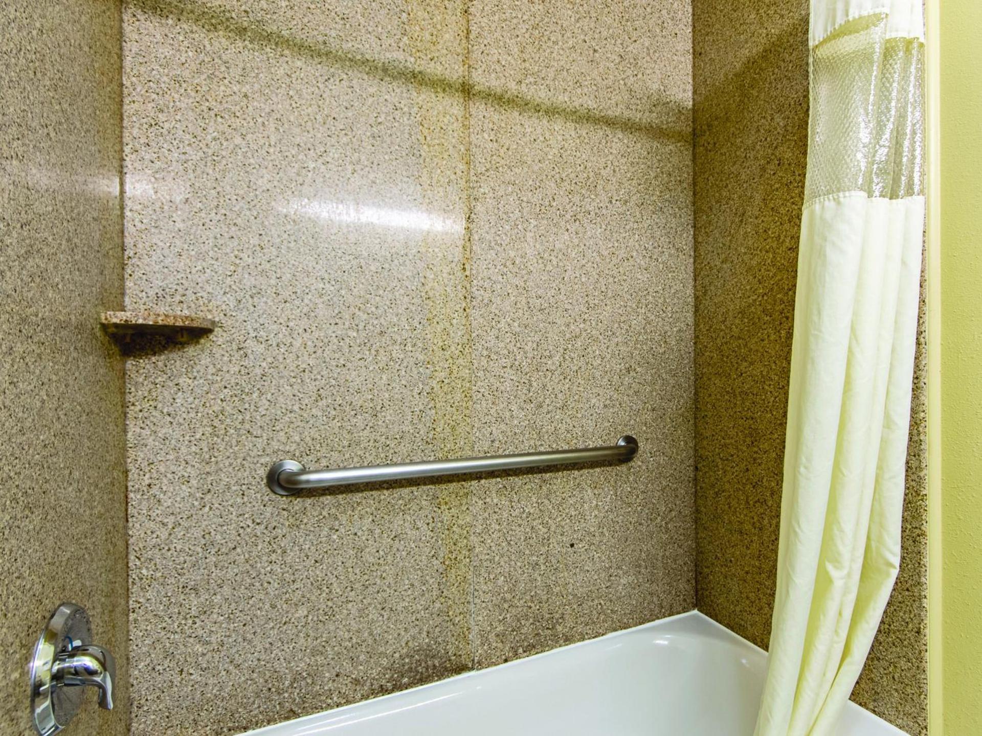 La Quinta by Wyndham Houston New Caney photo 22