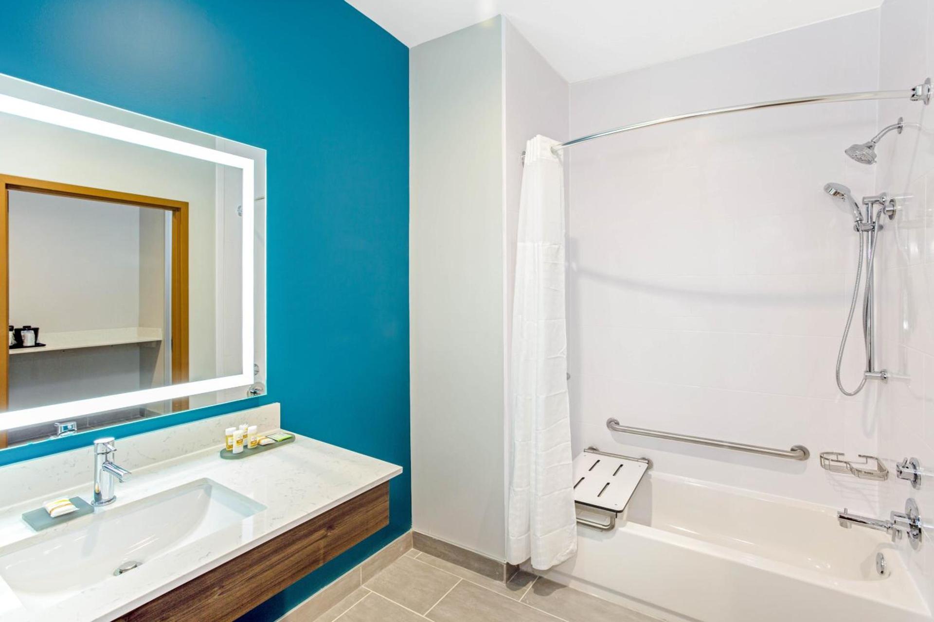 La Quinta Inn & Suites by Wyndham Miramar Beach-Destin photo 38