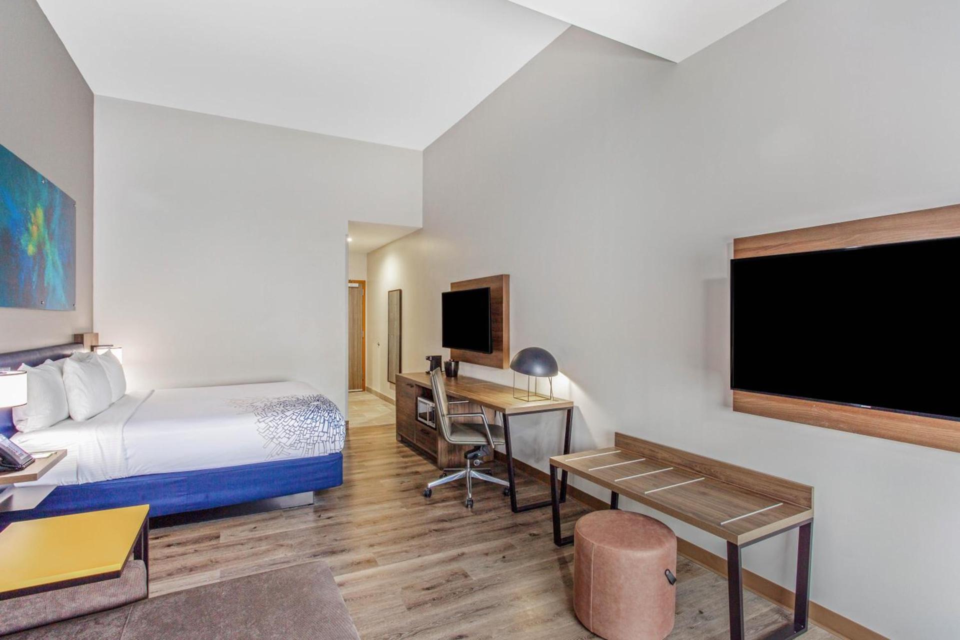 La Quinta Inn & Suites by Wyndham Miramar Beach-Destin photo 52