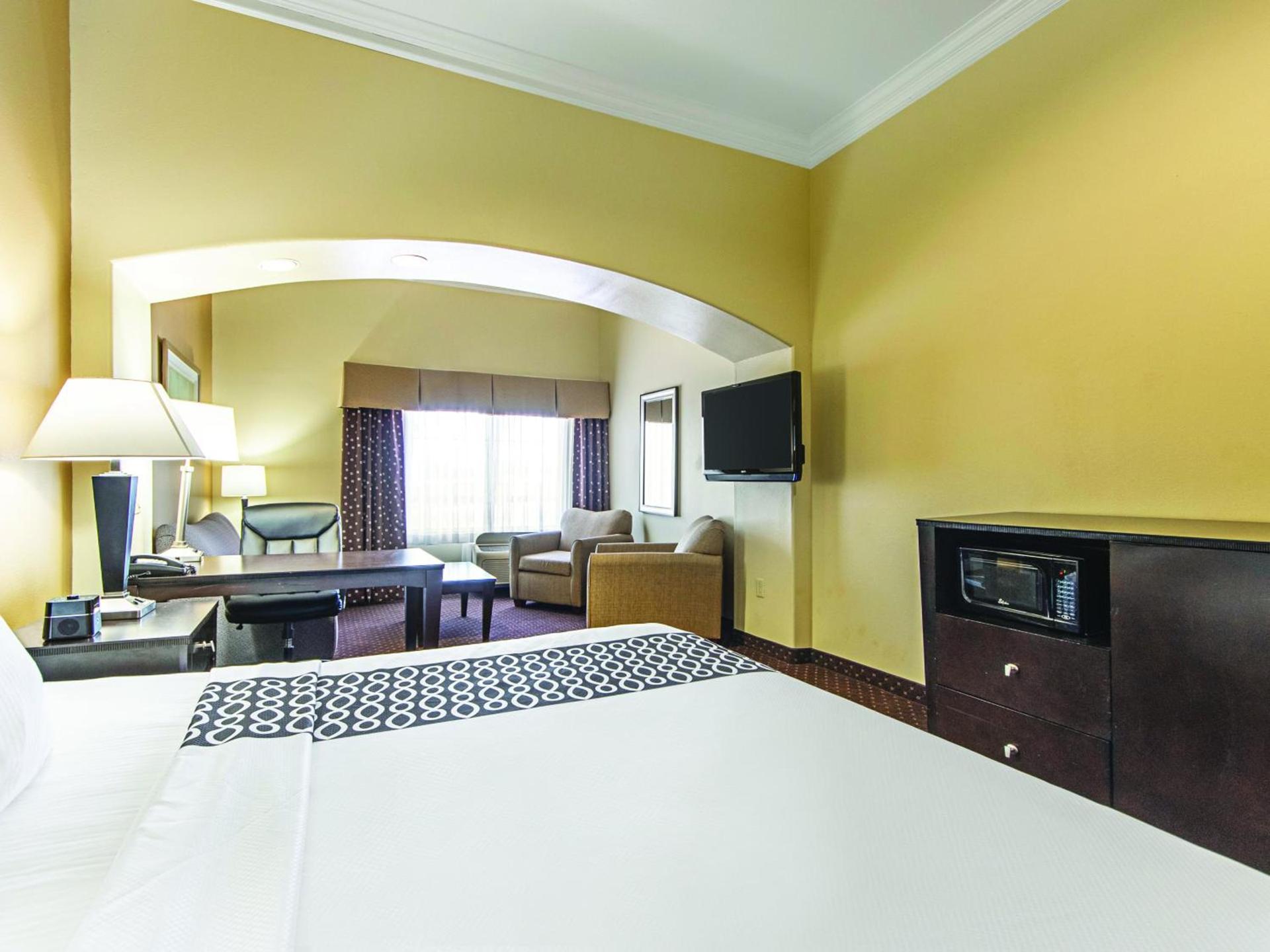 La Quinta by Wyndham Houston New Caney photo 17