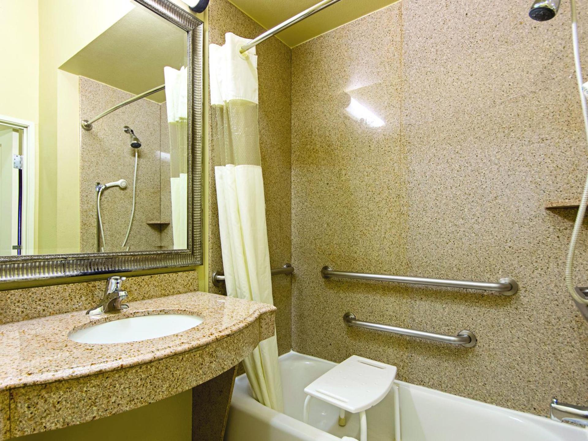 La Quinta by Wyndham Houston New Caney photo 24