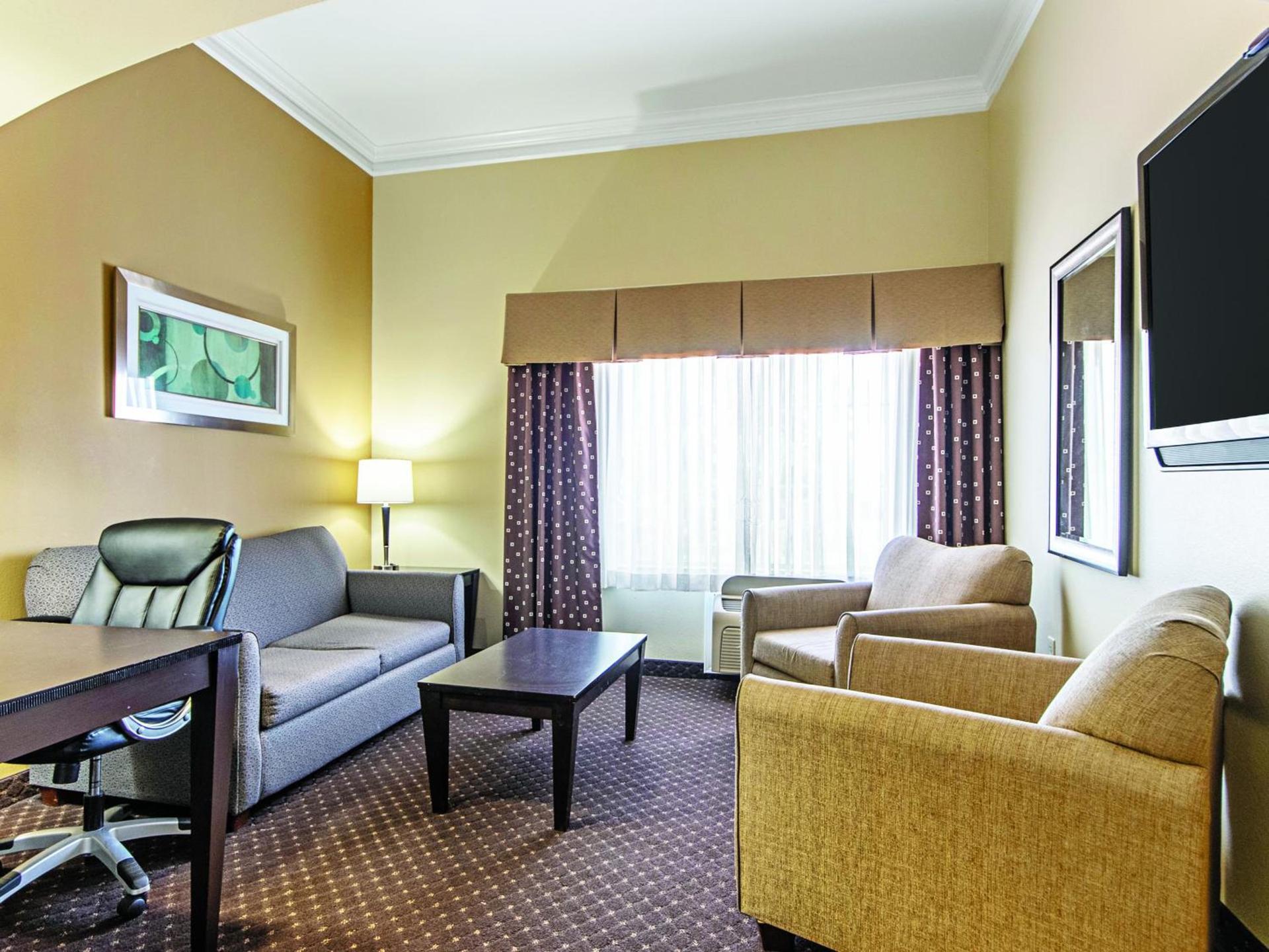 La Quinta by Wyndham Houston New Caney photo 13