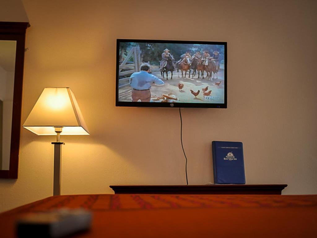 Americas Best Value Inn - Chico photo 11