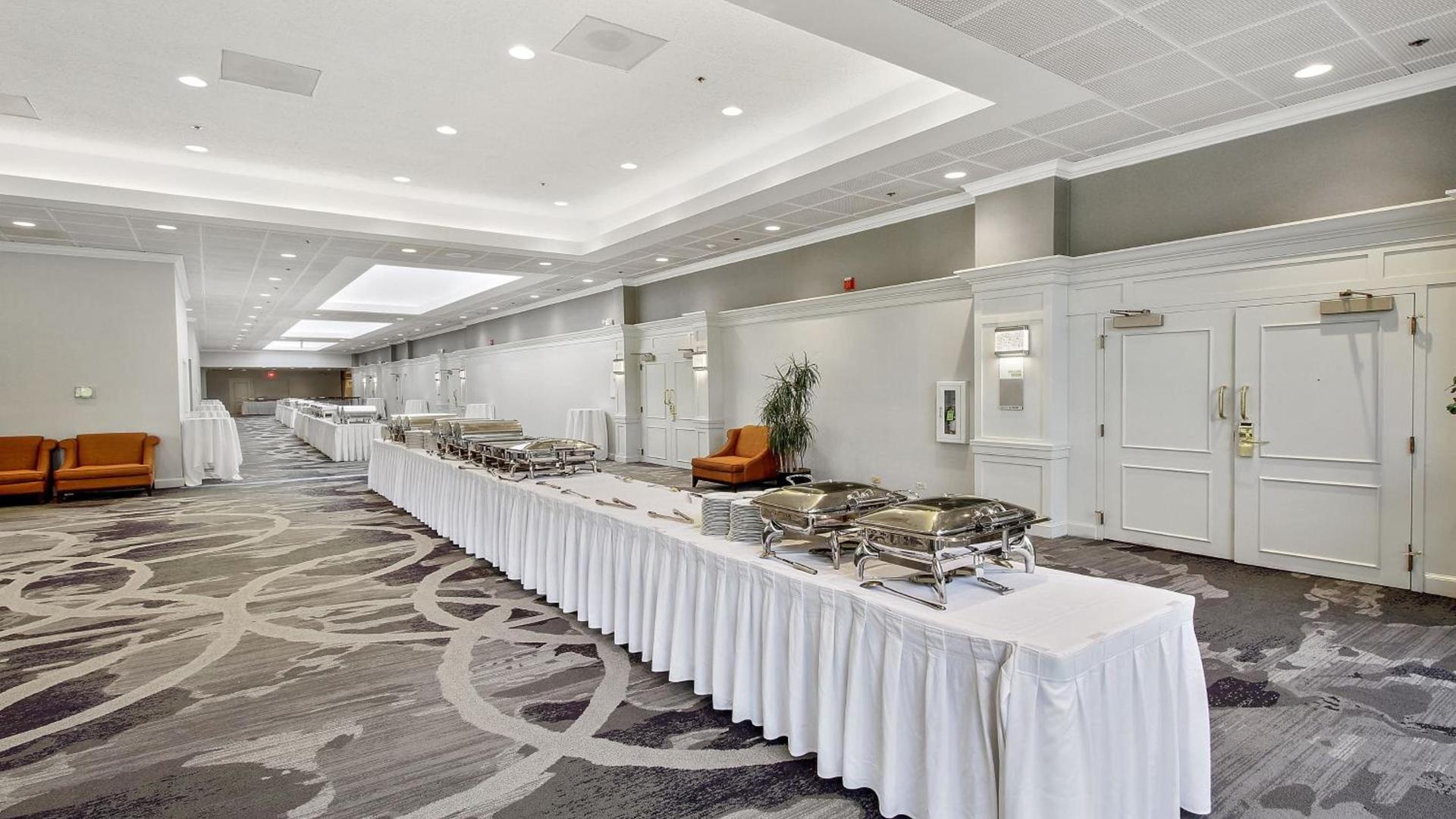 Holiday Inn Chicago Nw Crystal Lk Conv Ctr by IHG photo 28