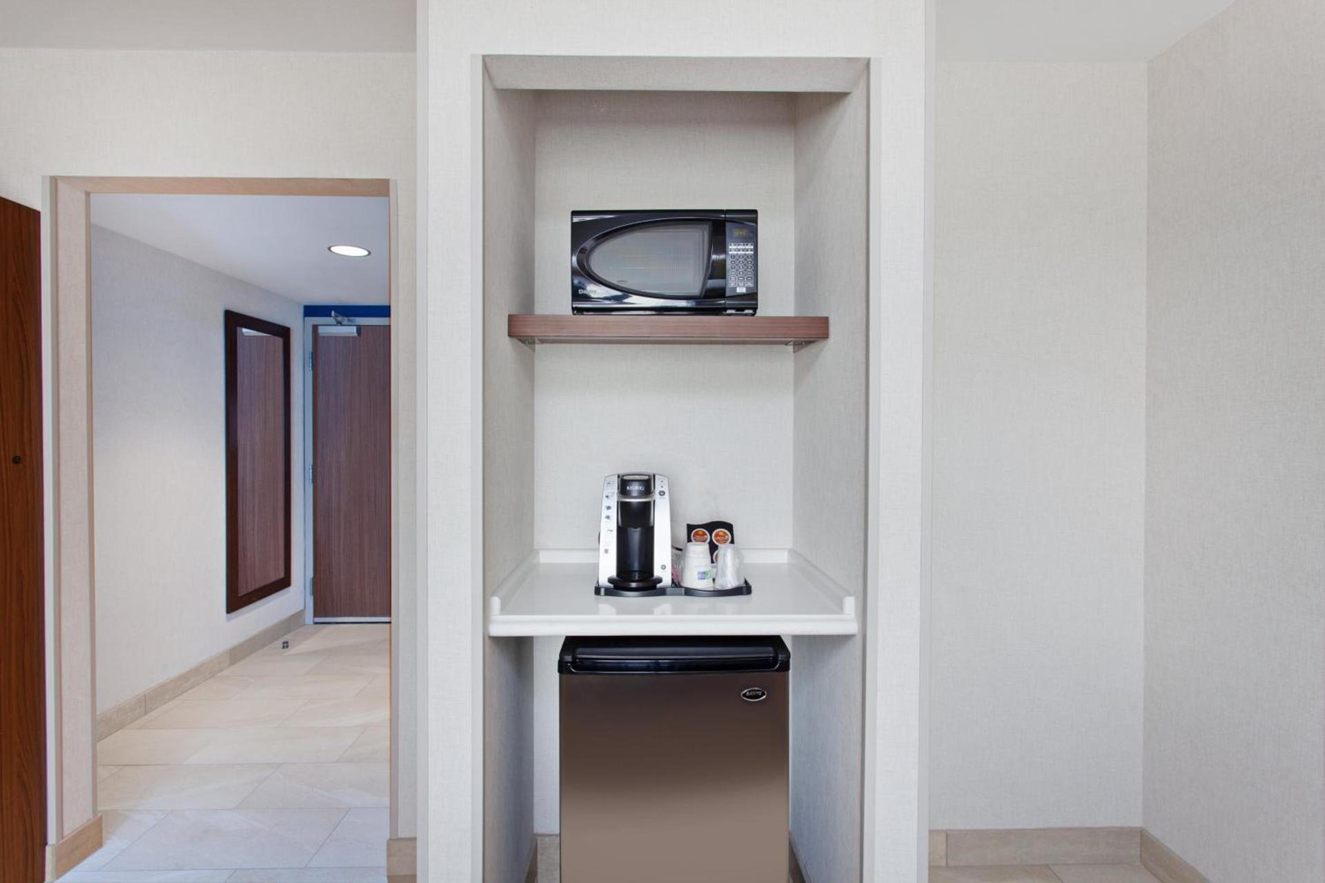 Holiday Inn Express West Los Angeles by IHG photo 22