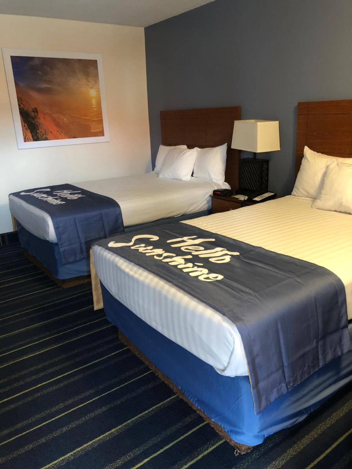 Days Inn by Wyndham Breezewood photo 17