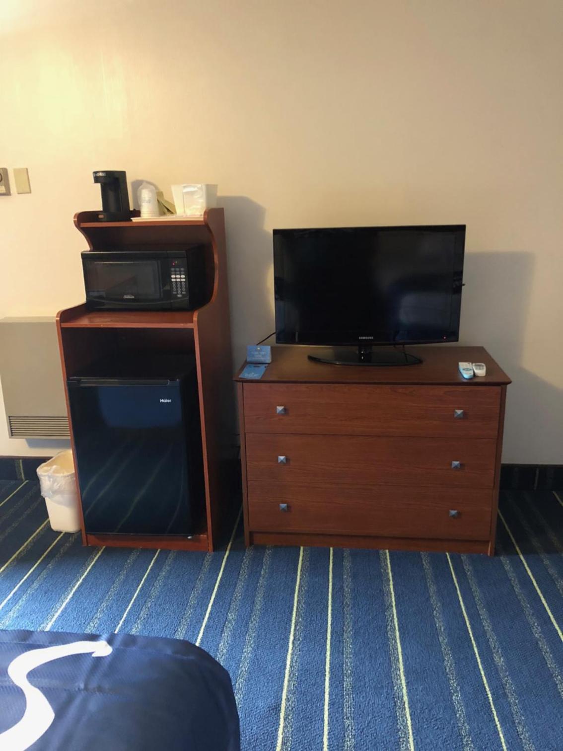 Days Inn by Wyndham Breezewood photo 16
