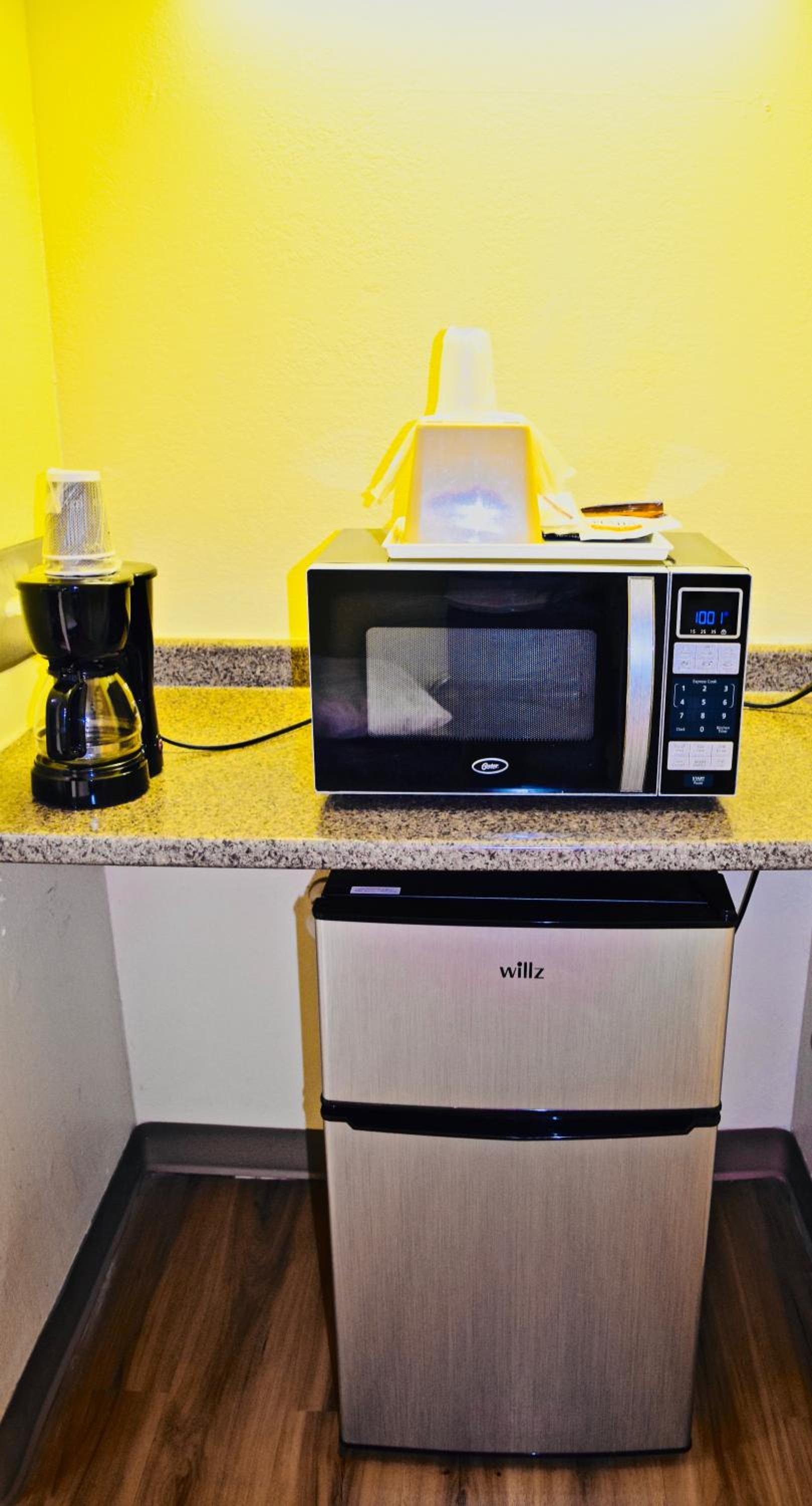 Days Inn by Wyndham Burleson Ft. Worth photo 9