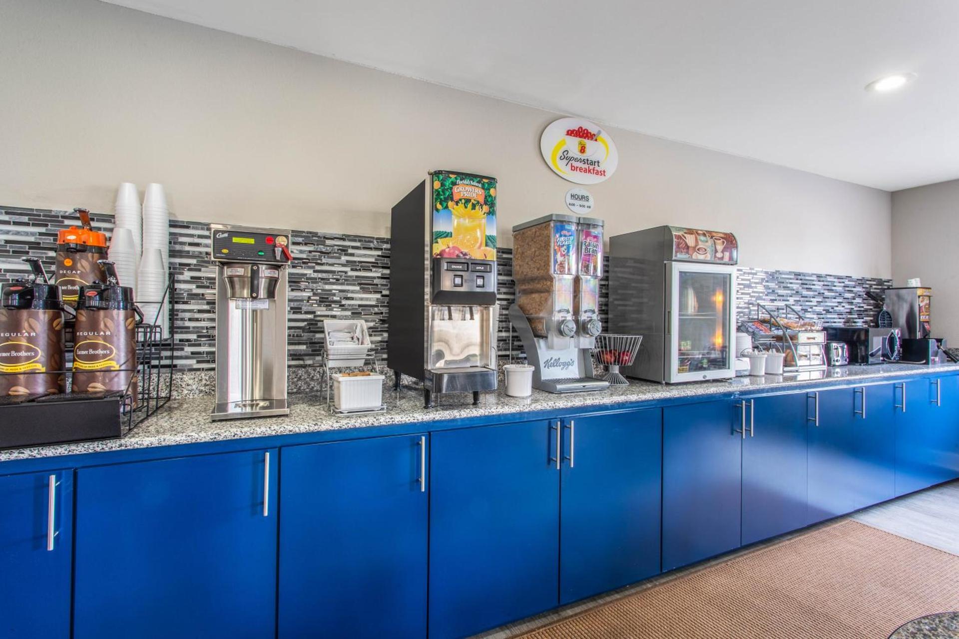 Super 8 by Wyndham Florence photo 27