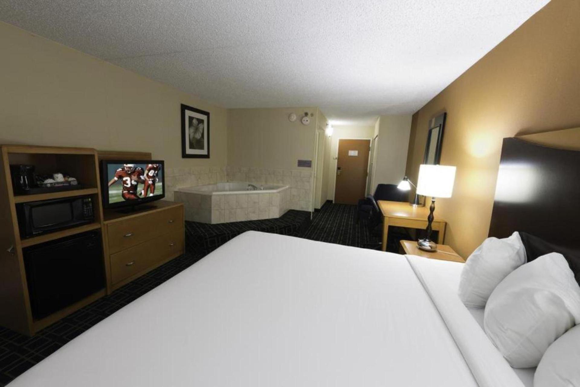 Days Inn by Wyndham Absecon Atlantic City Area photo 30