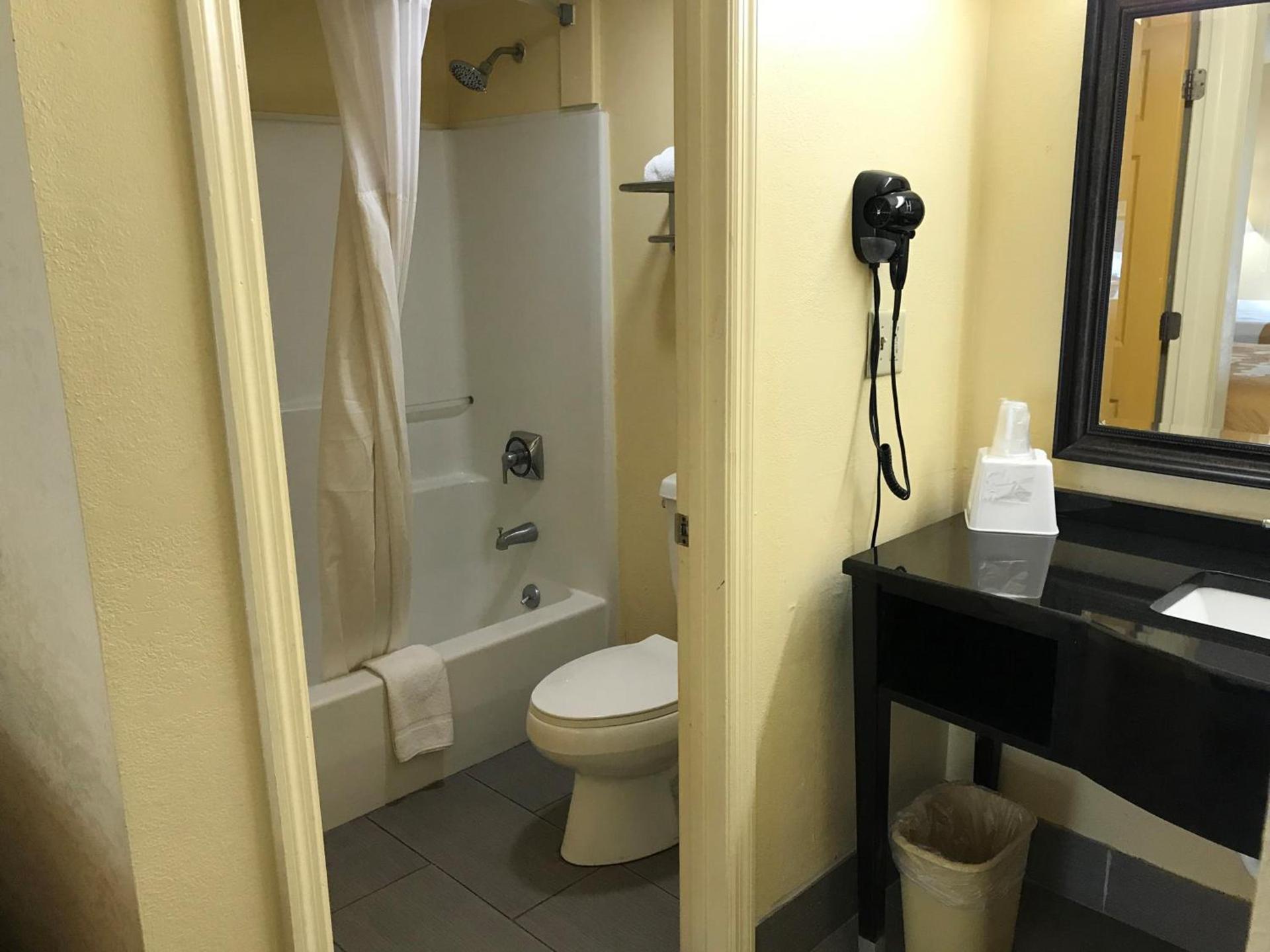 Days Inn by Wyndham Ridgeland South Carolina photo 5