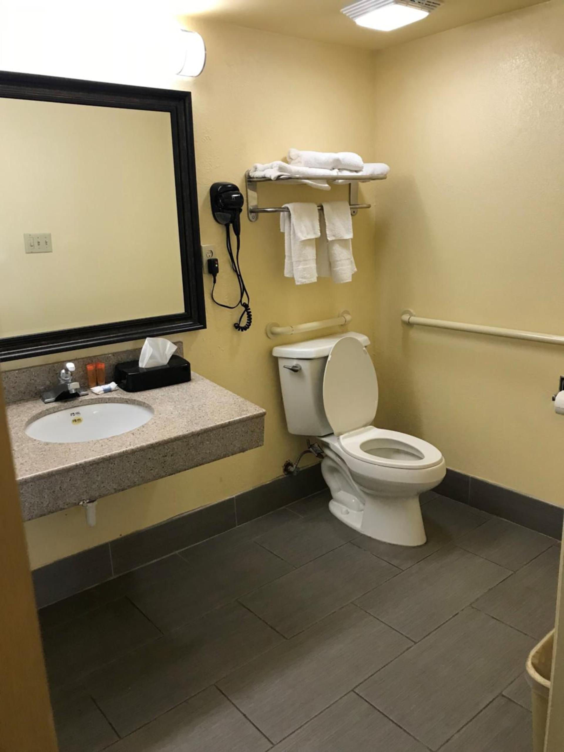 Days Inn by Wyndham Ridgeland South Carolina photo 8