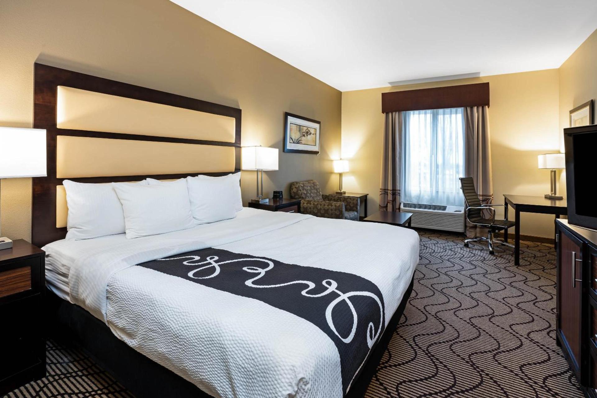 La Quinta by Wyndham Auburn photo 44
