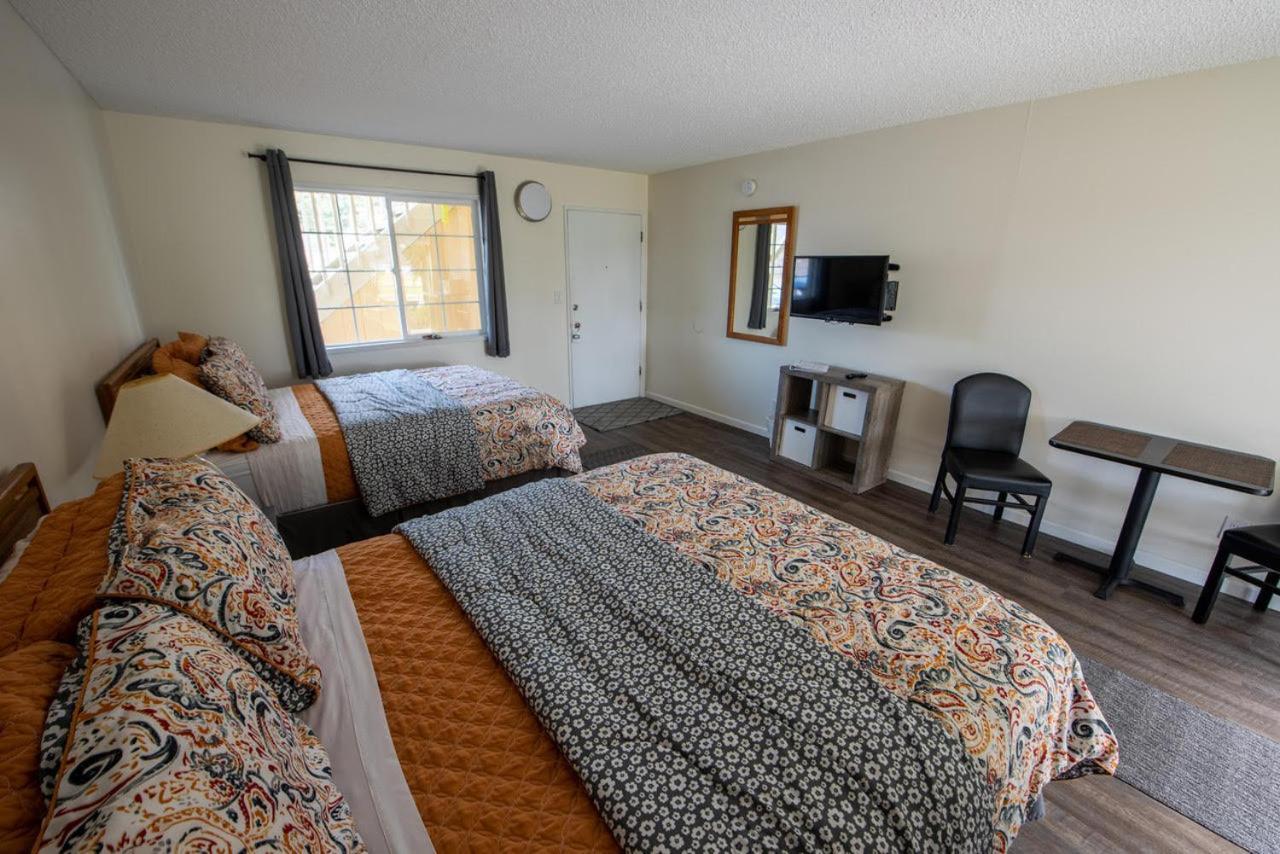 Pacific City Inn photo 11