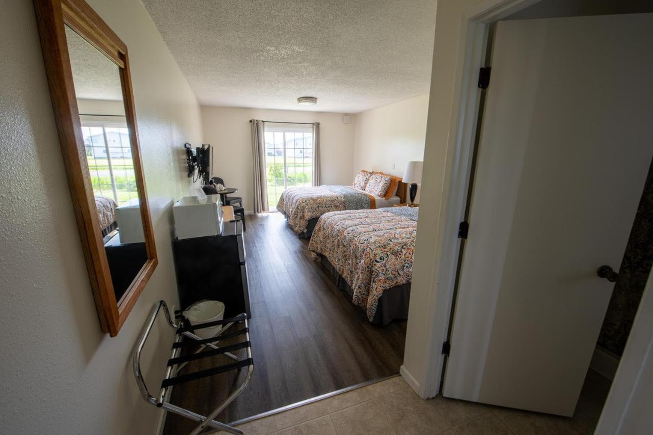 Pacific City Inn photo 9