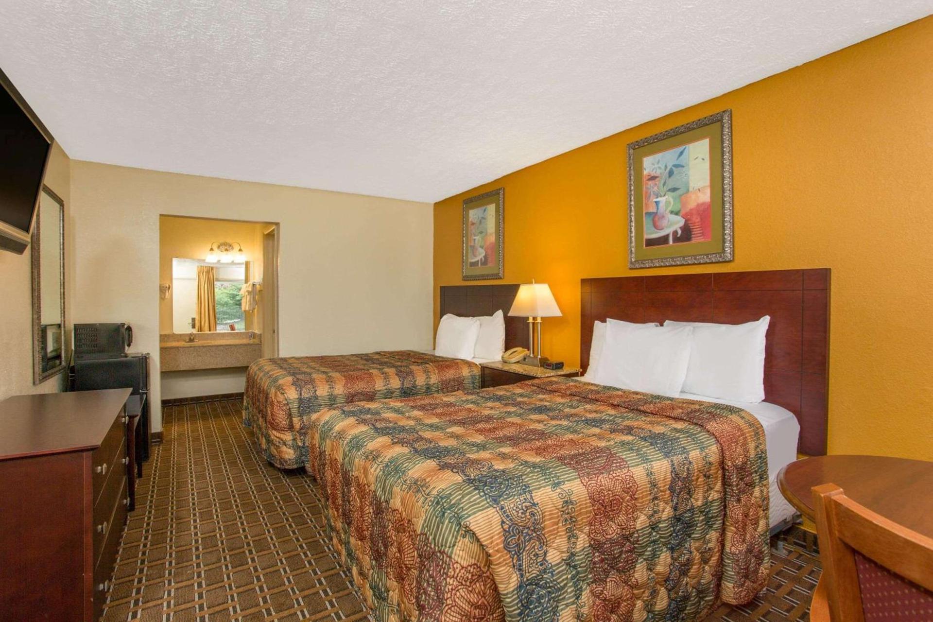 Days Inn by Wyndham Chester photo 8