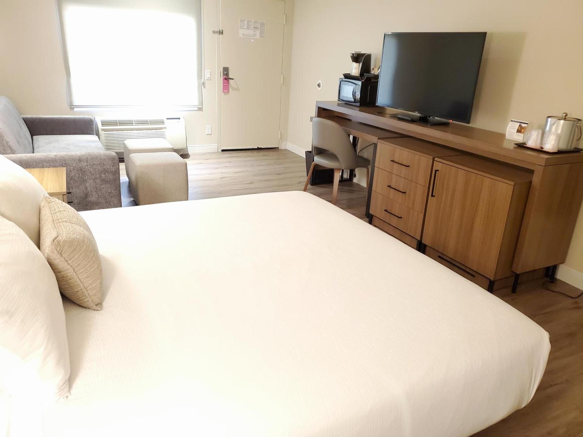 Wyndham Garden San Diego near SeaWorld photo 55
