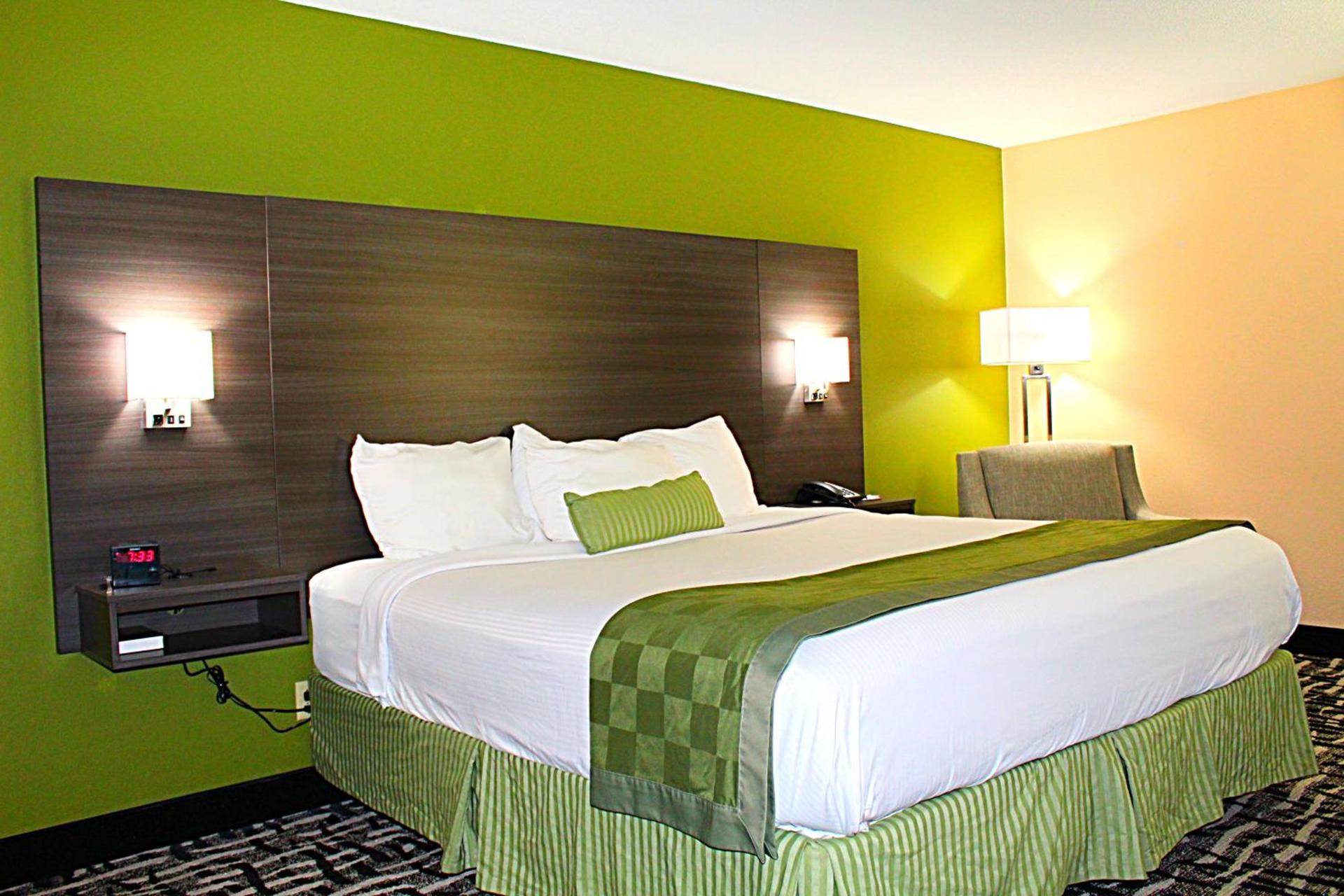 Baymont by Wyndham Springfield photo 11