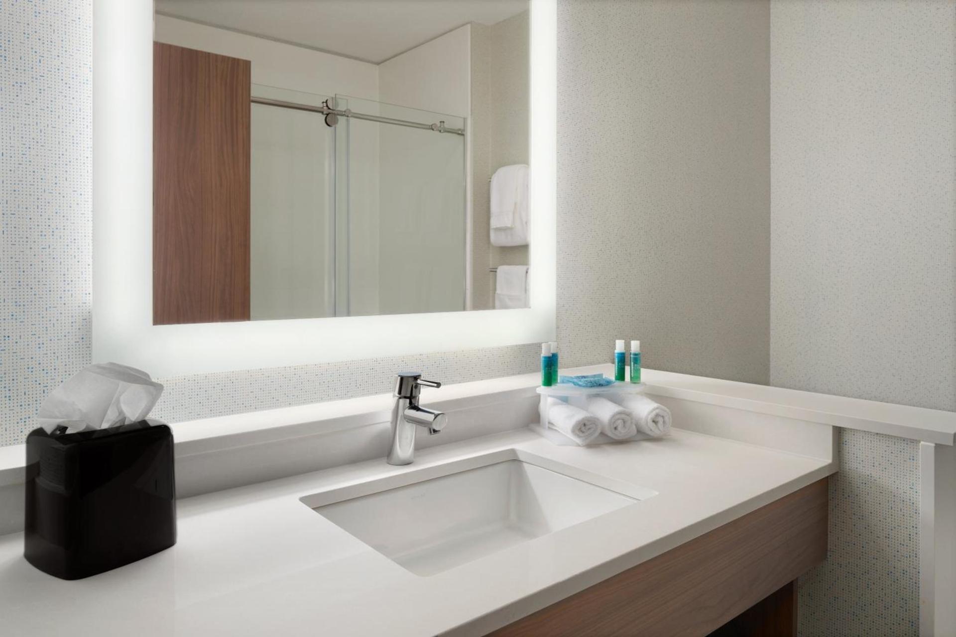 Holiday Inn Express & Suites Duluth North - Miller Hill by IHG photo 38