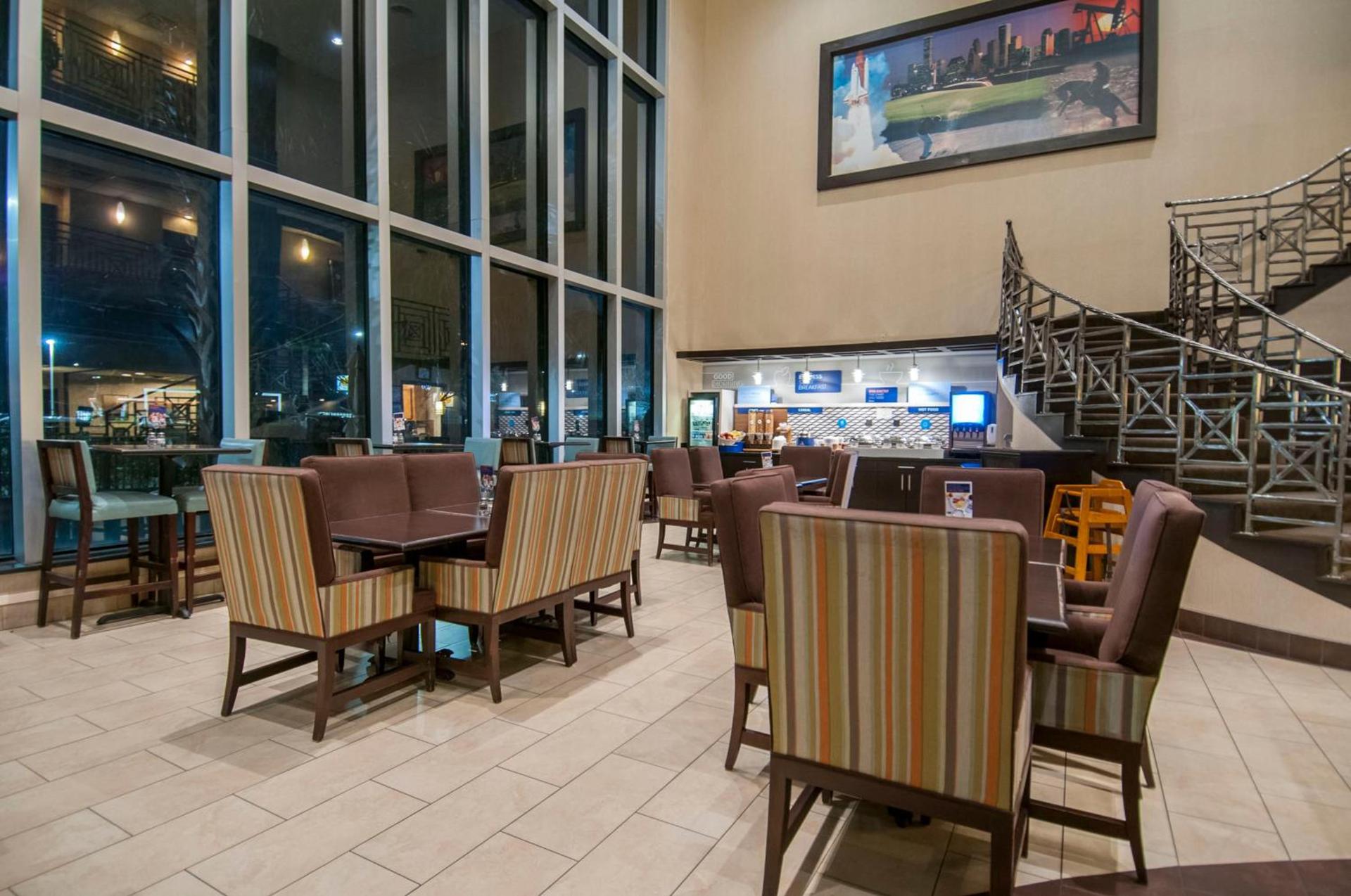 Holiday Inn Express Hotel & Suites Houston North Intercontinental by IHG photo 37