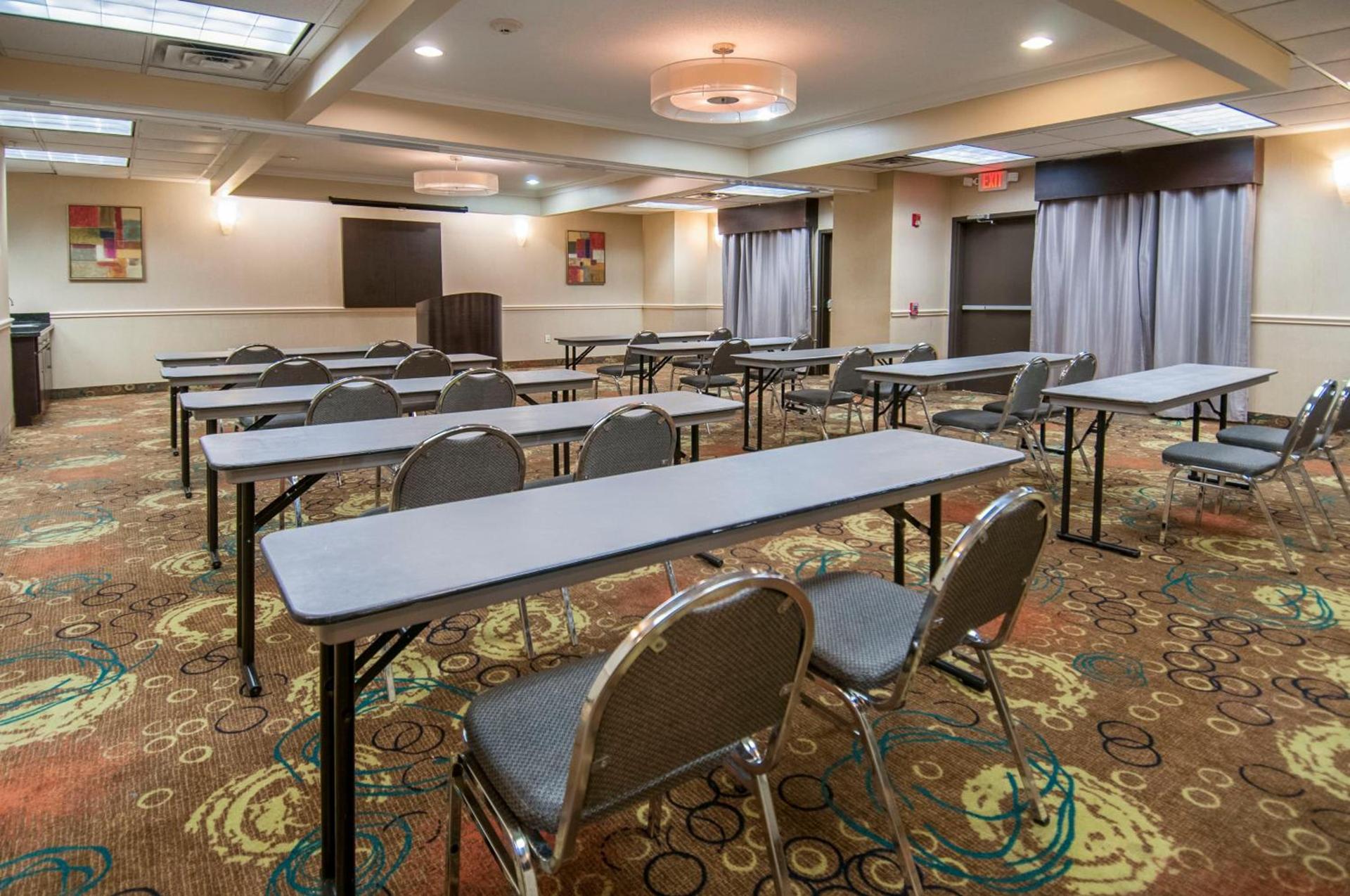 Holiday Inn Express Hotel & Suites Houston North Intercontinental by IHG photo 22