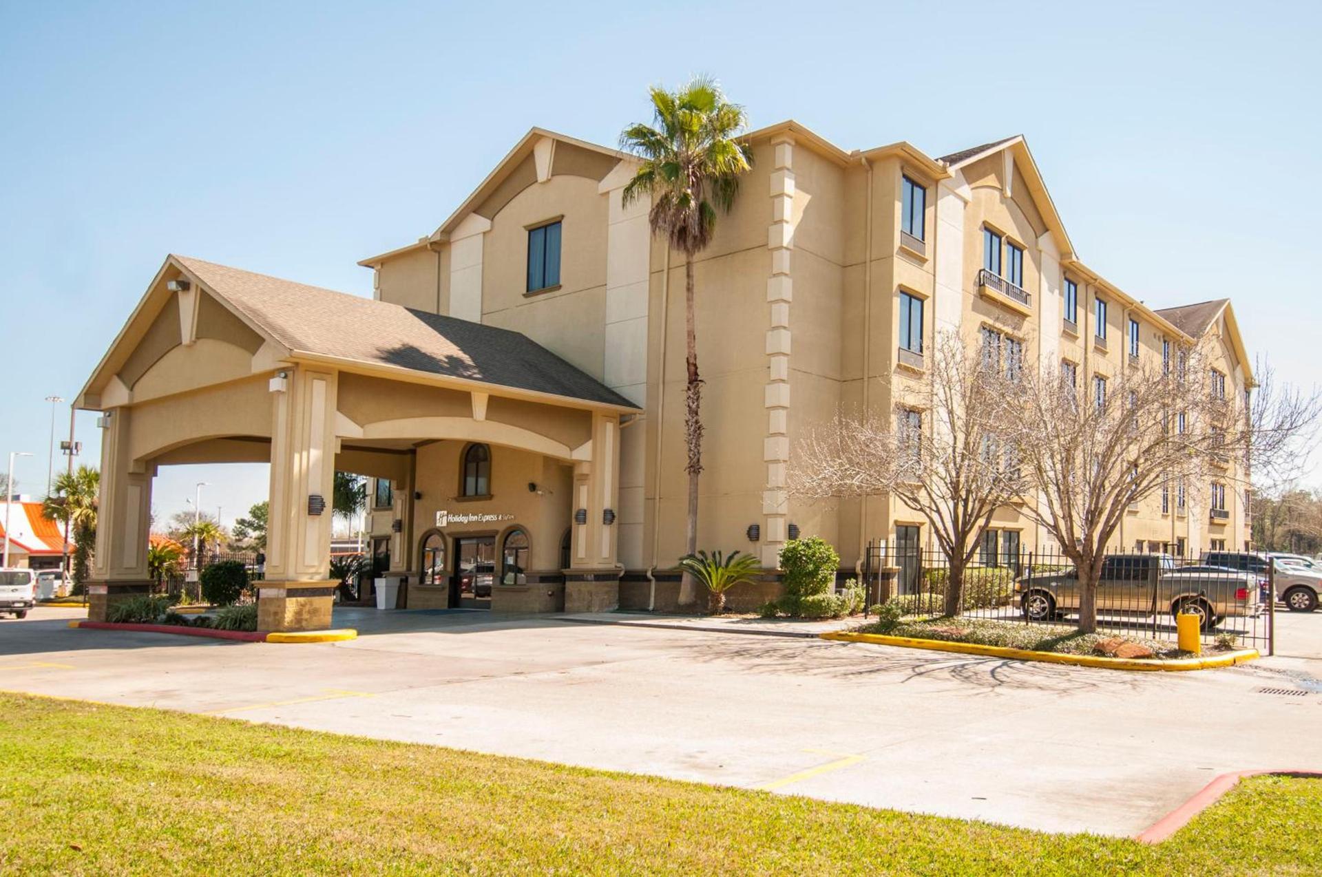Holiday Inn Express Hotel & Suites Houston North Intercontinental by IHG photo 1