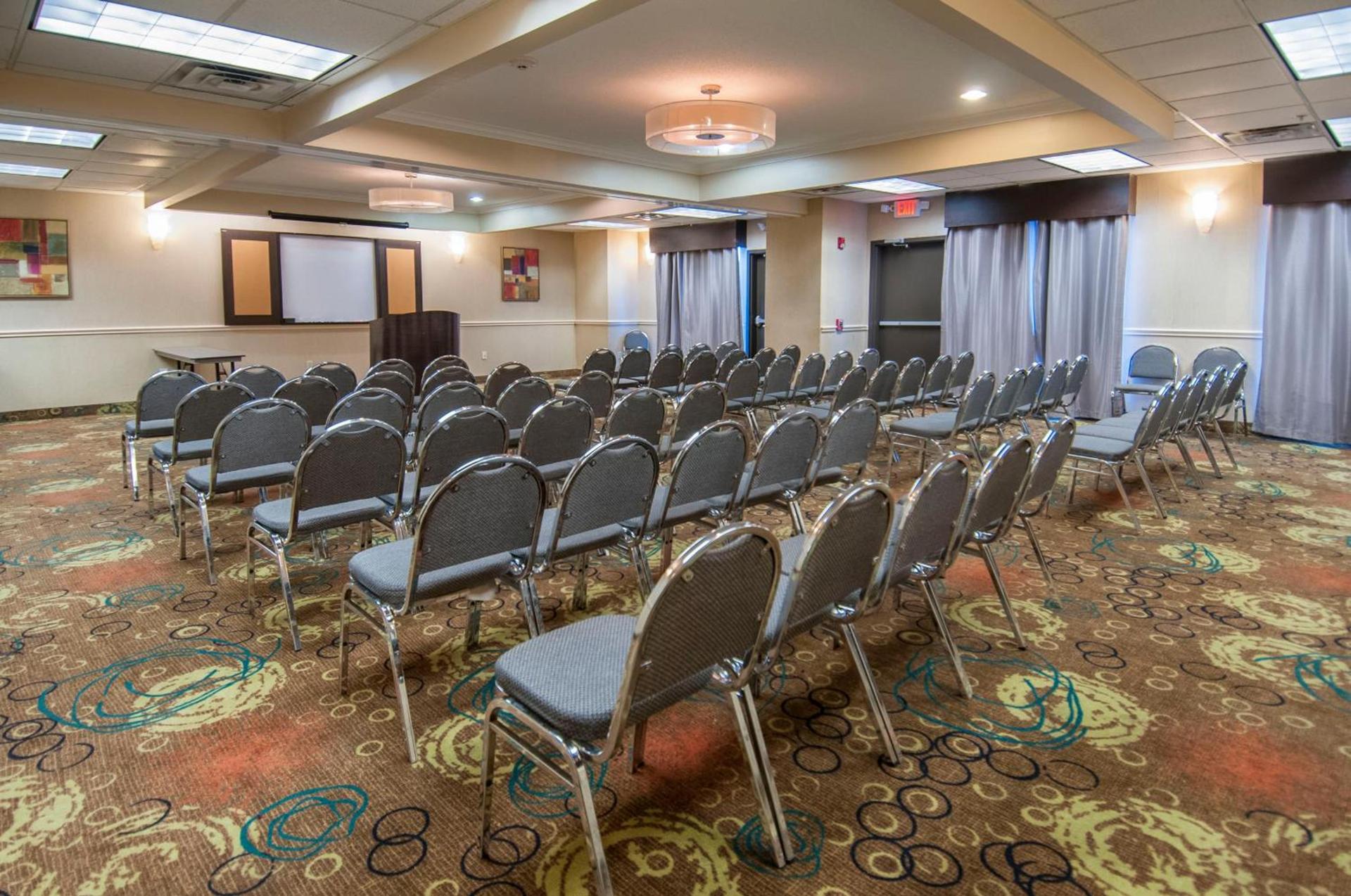 Holiday Inn Express Hotel & Suites Houston North Intercontinental by IHG photo 3