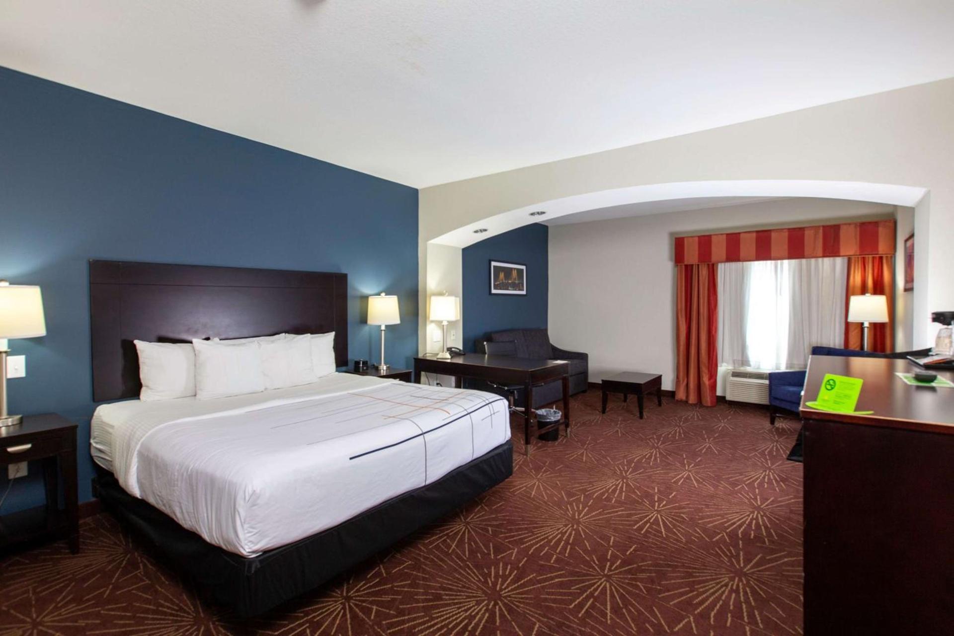 La Quinta by Wyndham Houston East at Normandy photo 59