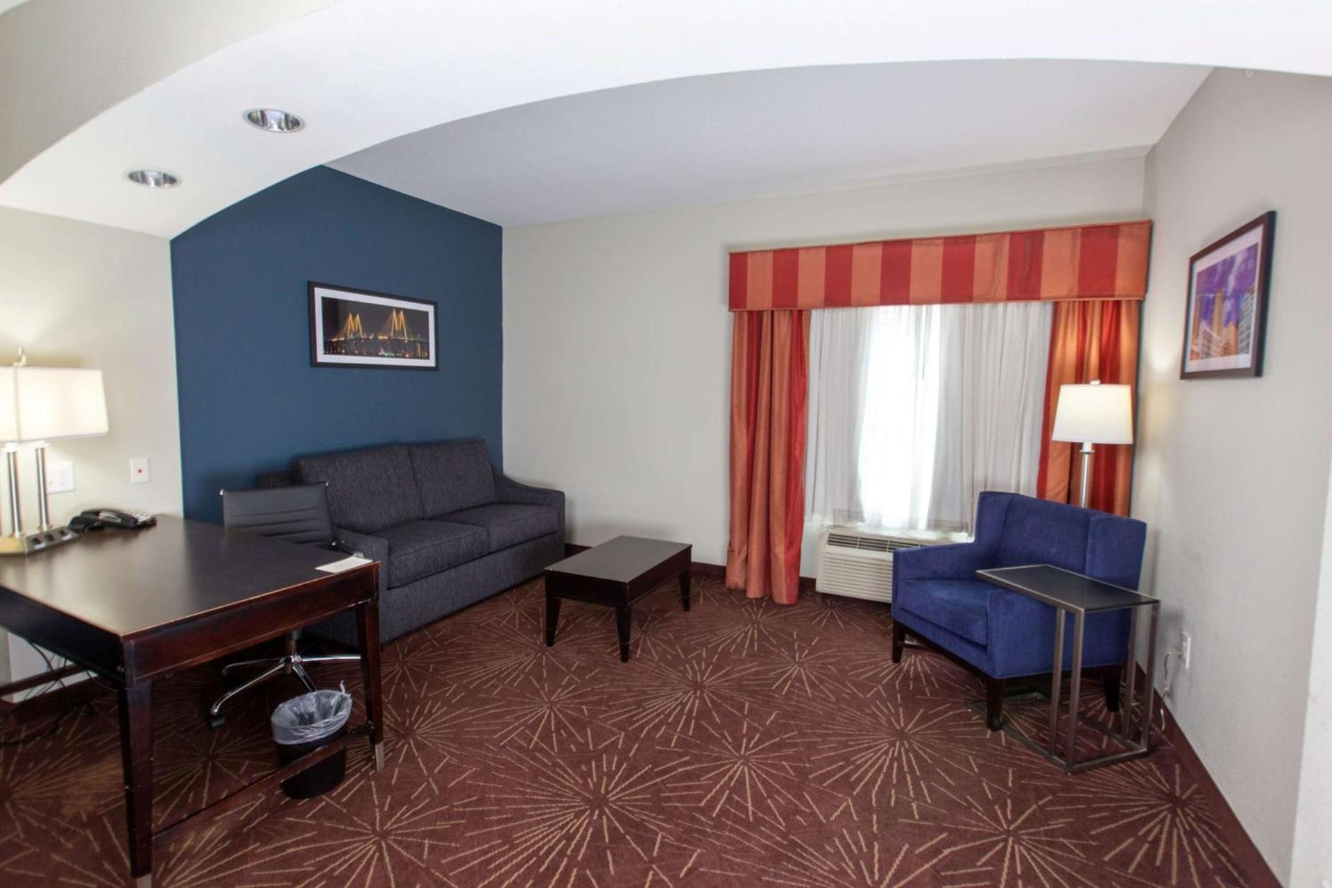 La Quinta by Wyndham Houston East at Normandy photo 60
