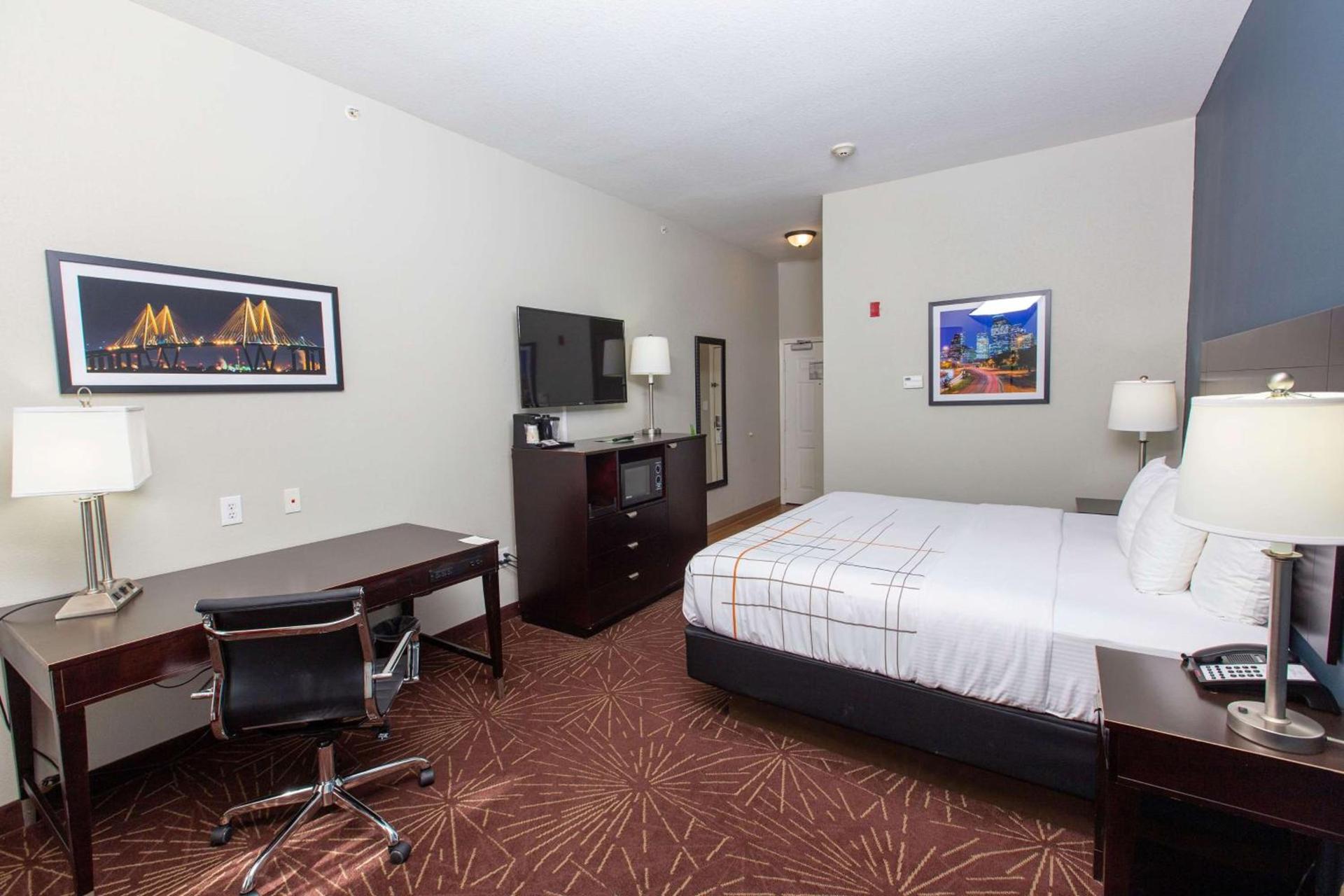 La Quinta by Wyndham Houston East at Normandy photo 61