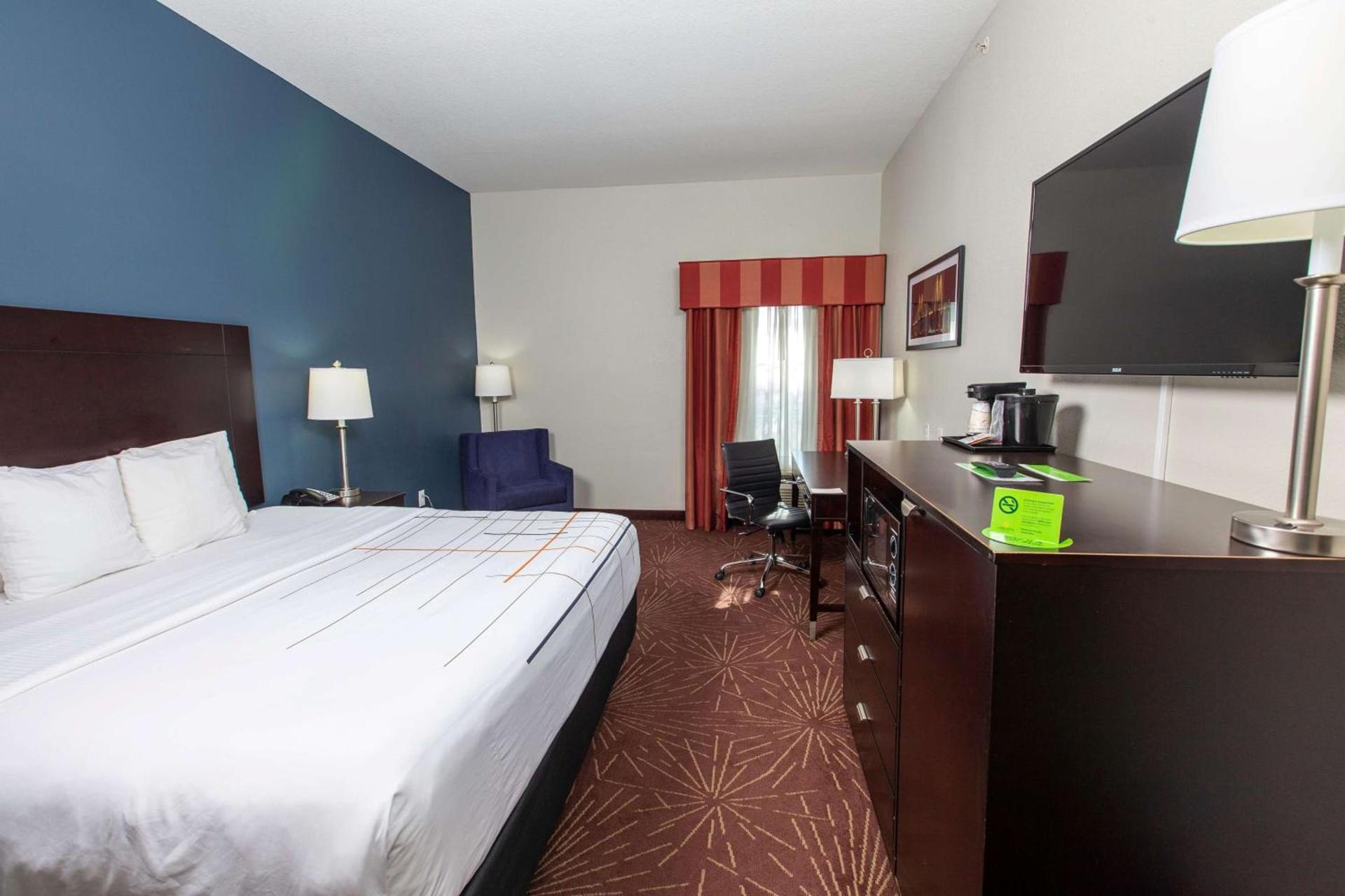 La Quinta by Wyndham Houston East at Normandy photo 62