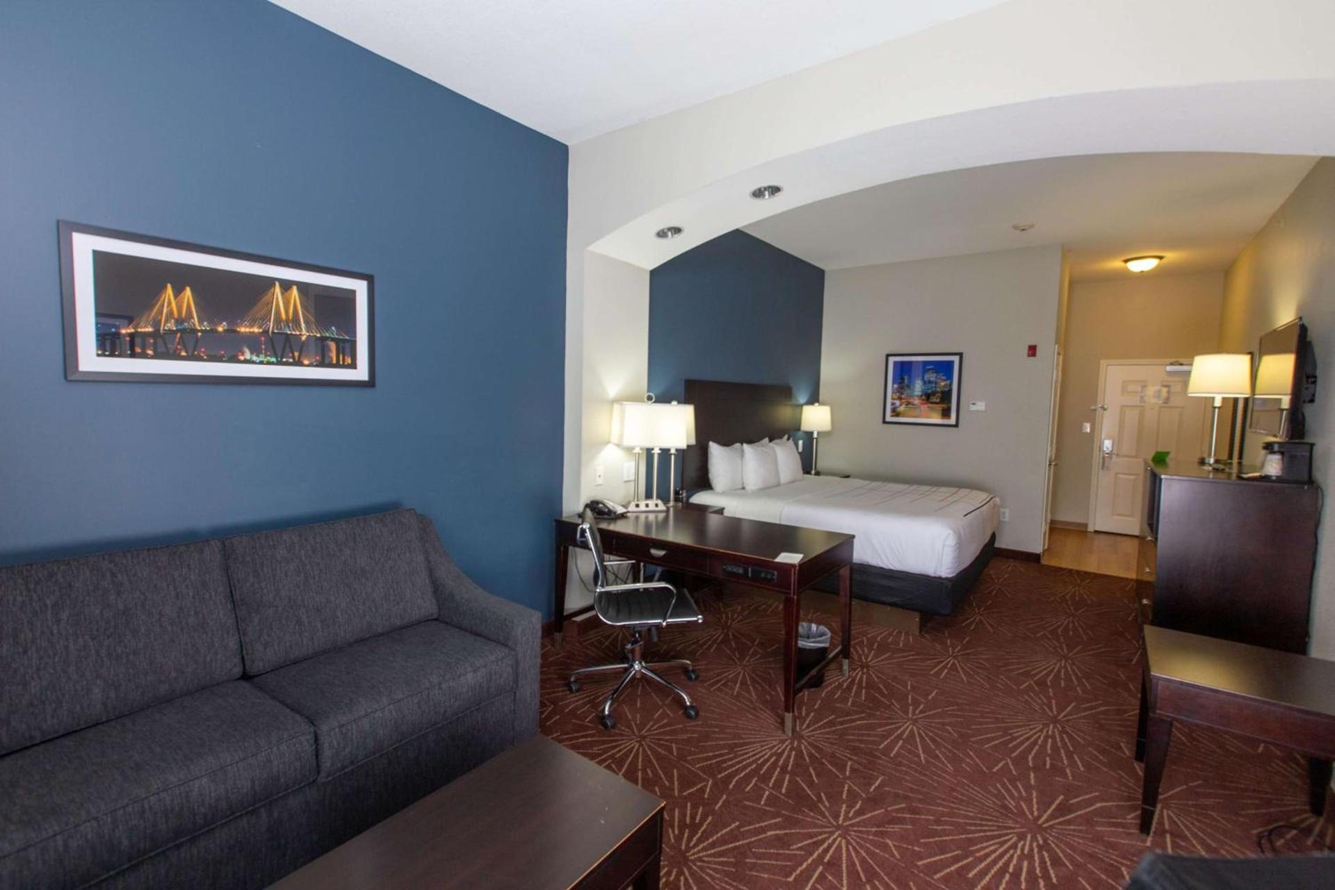 La Quinta by Wyndham Houston East at Normandy photo 3