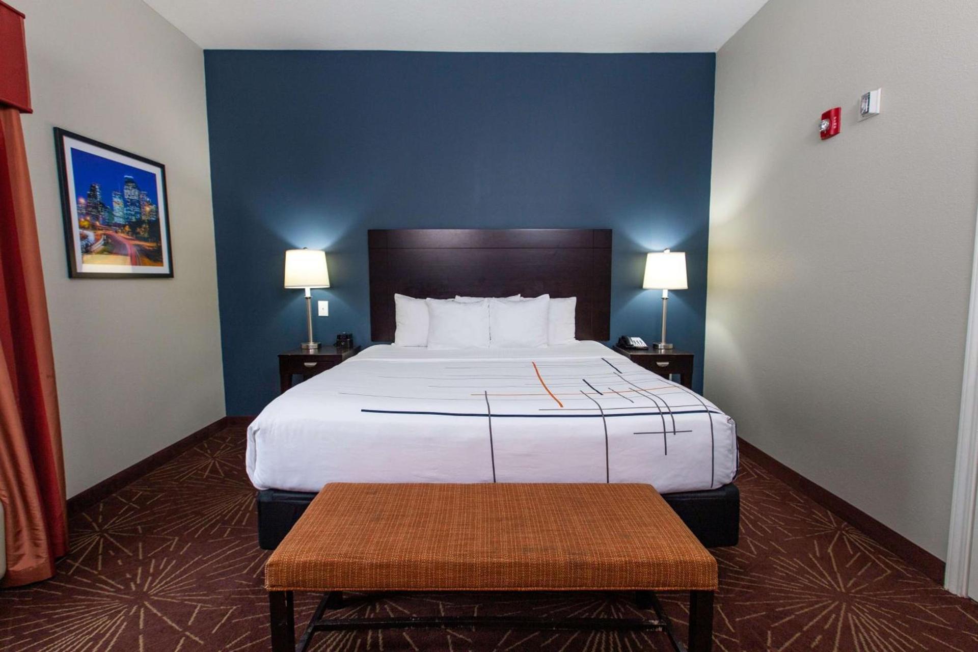 La Quinta by Wyndham Houston East at Normandy photo 67