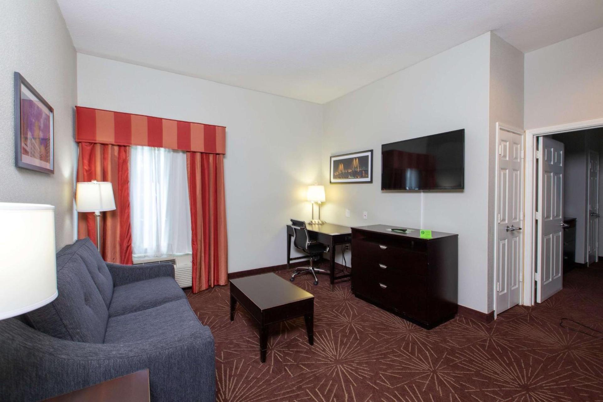 La Quinta by Wyndham Houston East at Normandy photo 68