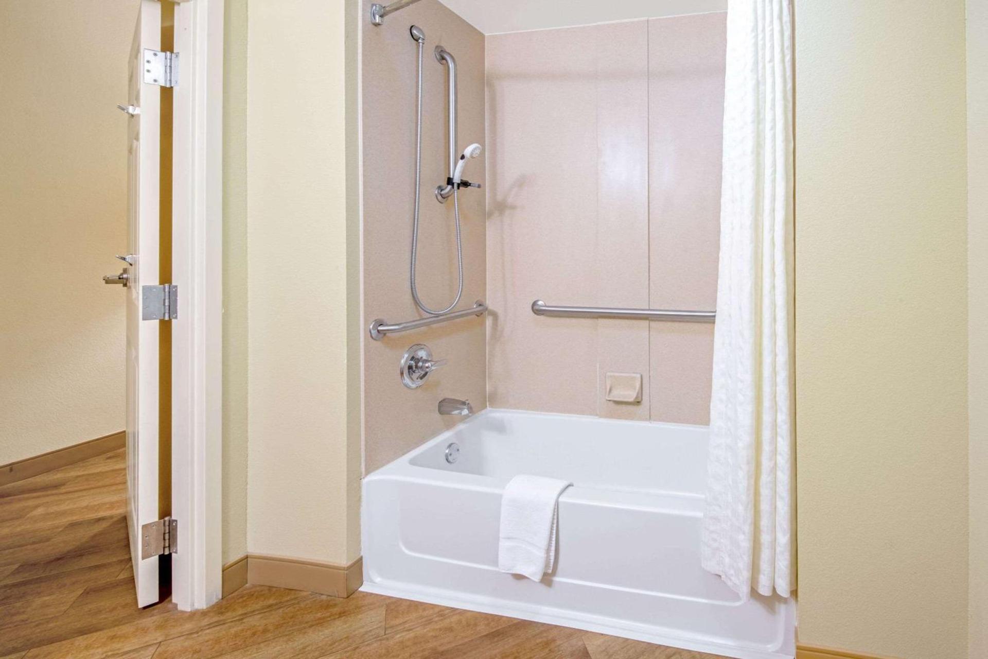 La Quinta by Wyndham Lawton / Fort Sill photo 10