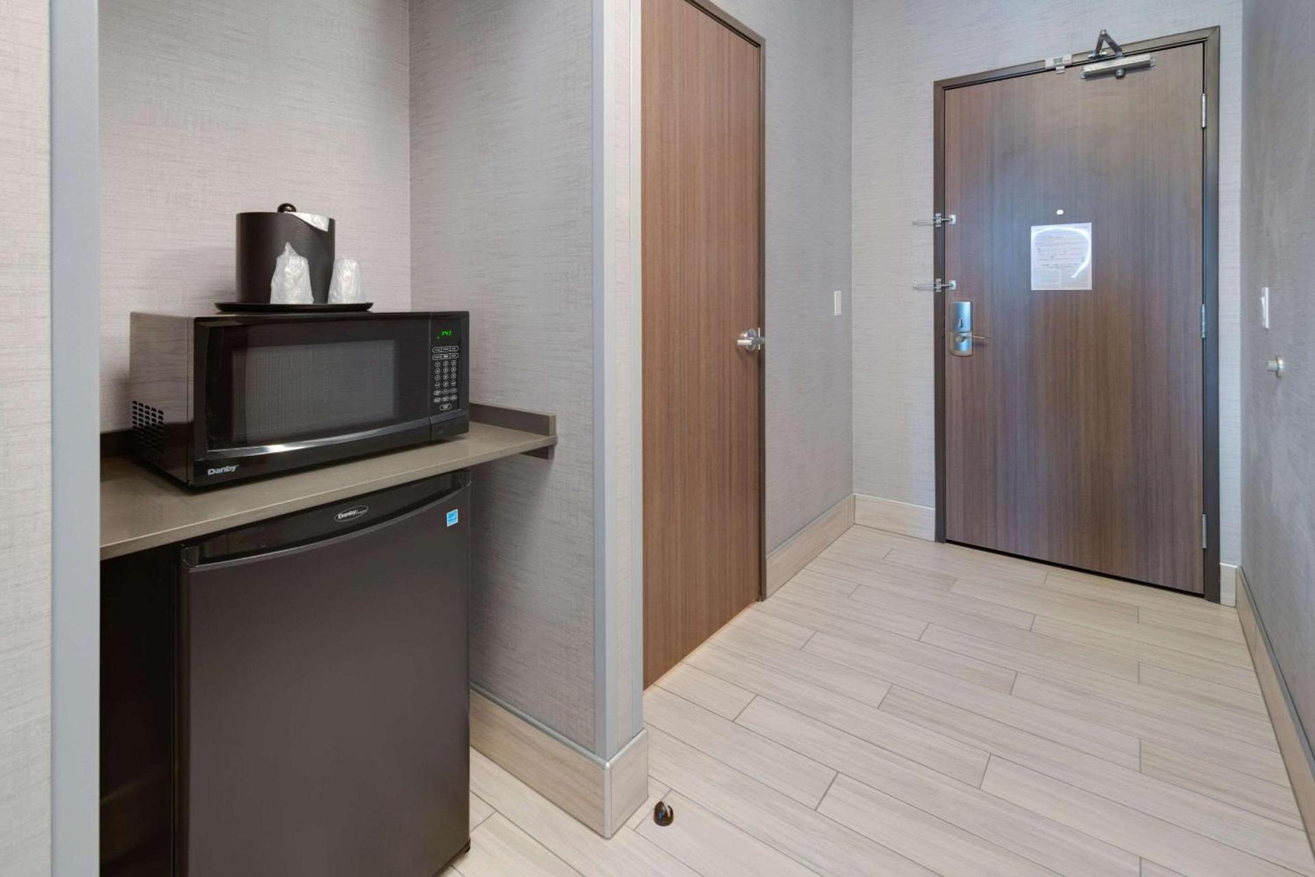 Comfort Suites Kennewick at Southridge photo 54