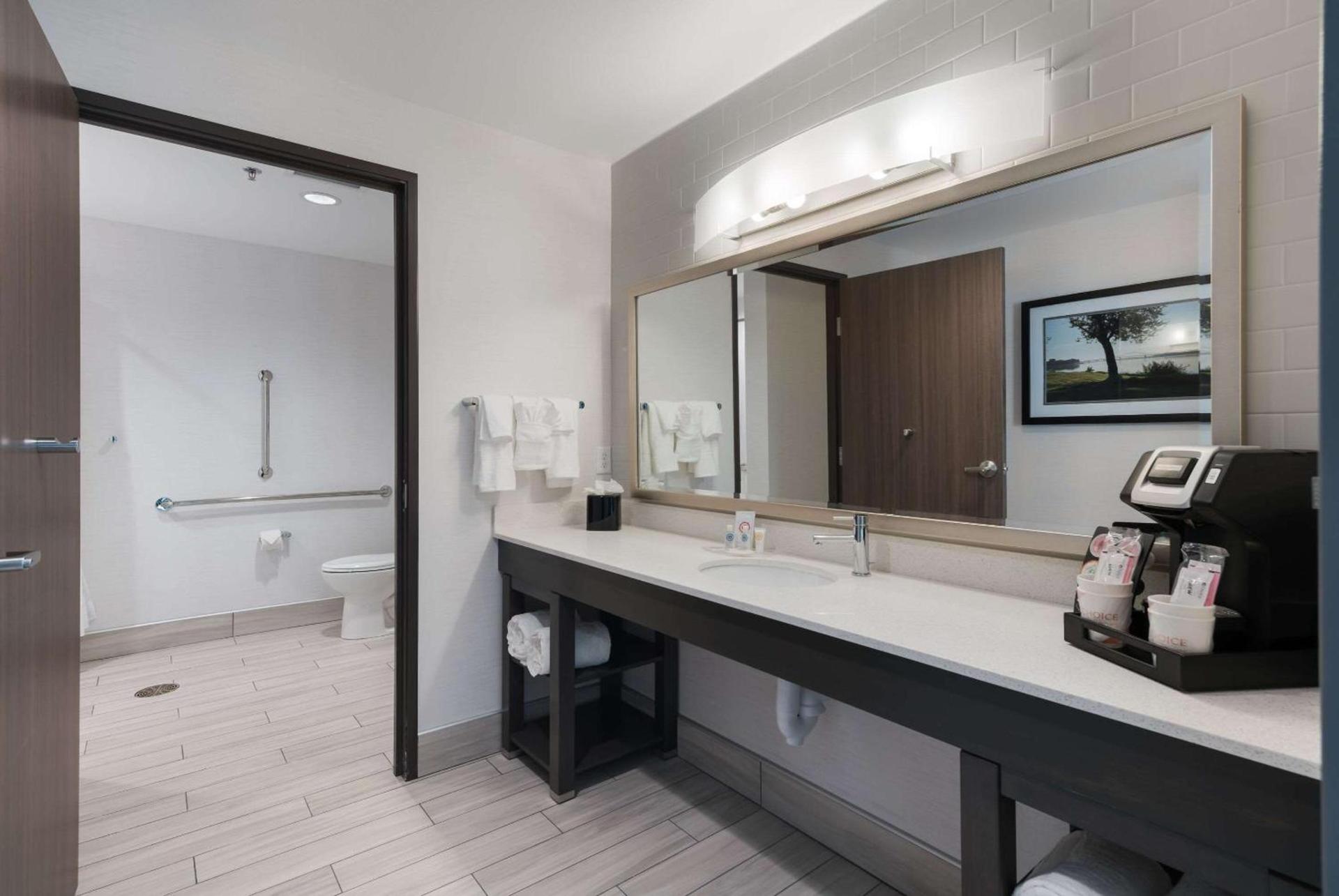 Comfort Suites Kennewick at Southridge photo 48